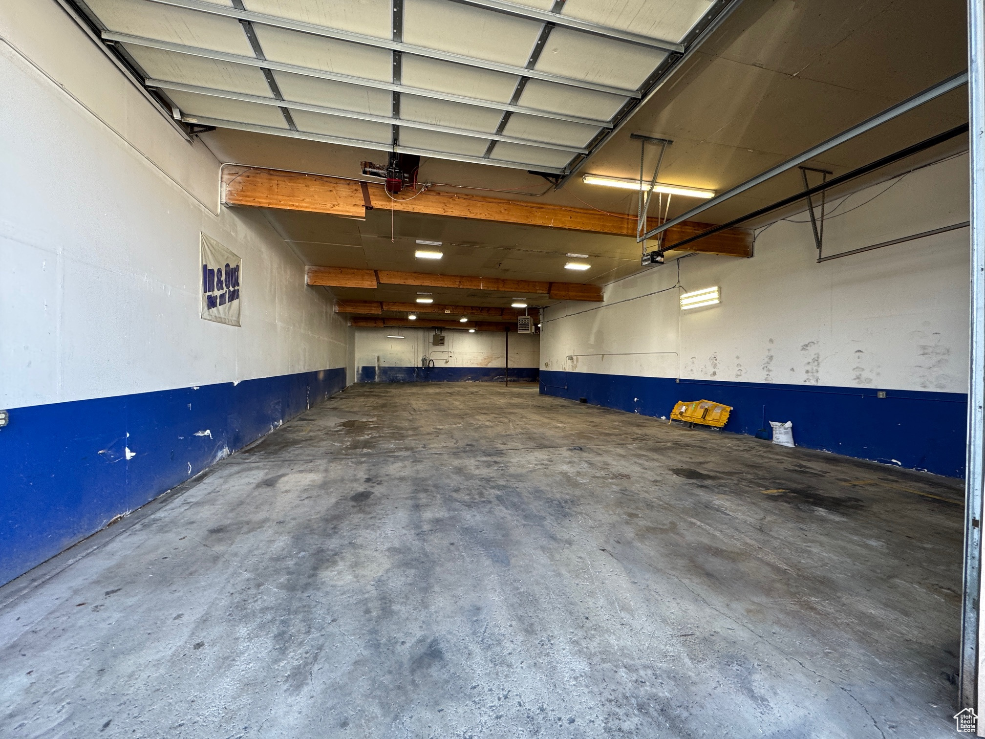 SOUTHWEST CENTER ENT - Commercial Lease