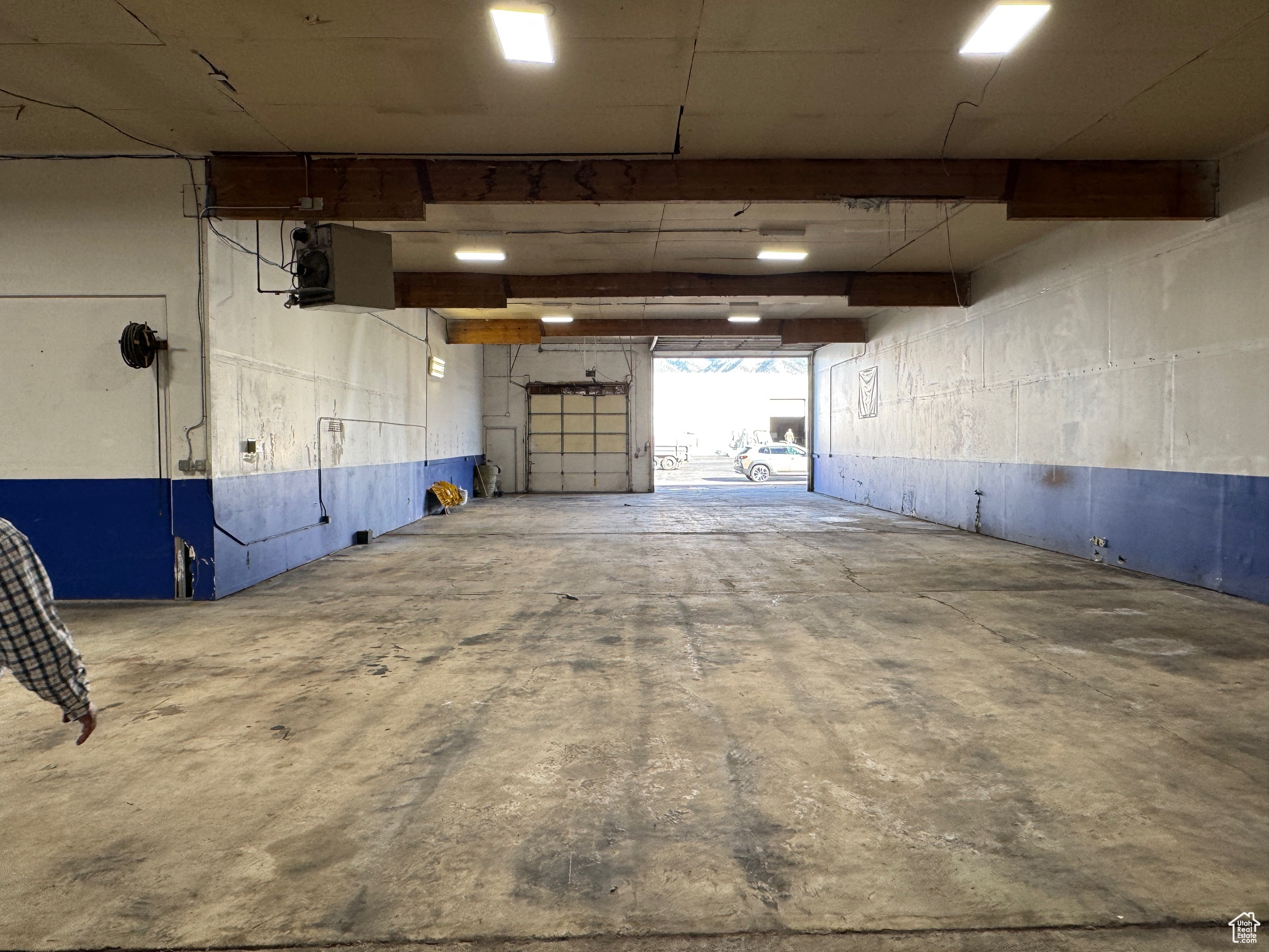 SOUTHWEST CENTER ENT - Commercial Lease
