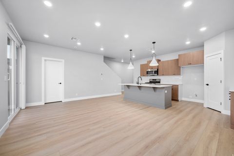 Tiny photo for 3991 E RAZOR DR #118, Washington, UT 84780 (MLS # 2126764)