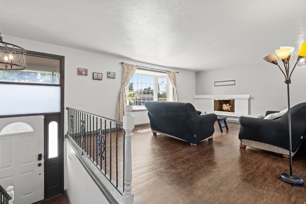 Photo of 224 E 5200 S, Washington Terrace, UT 84405 (MLS # 2151936)