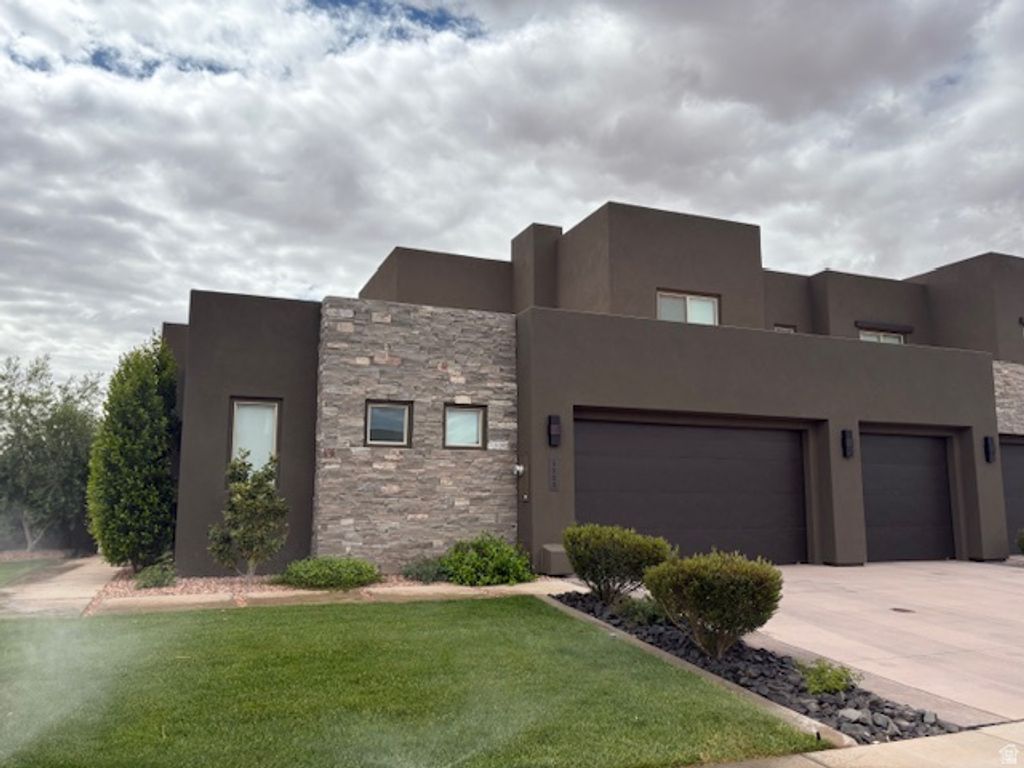 Photo of 5009 W NASHABO TRL S #77, Hurricane, UT 84737 (MLS # 2150235)