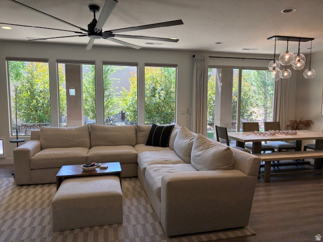 TAVA RESORT AT SANDHOLLOW - Residential