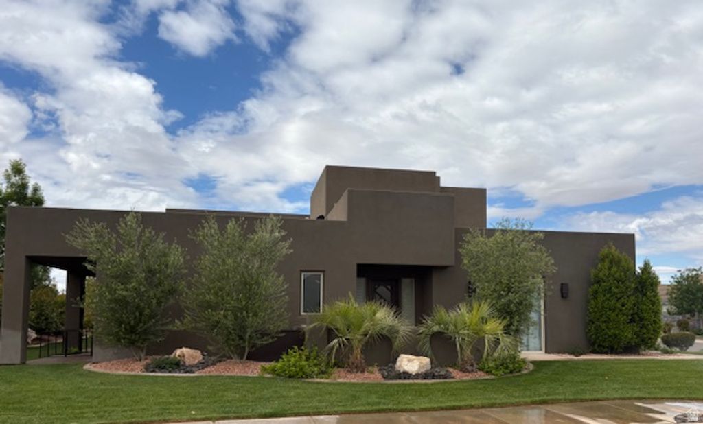 Photo of 5009 W NASHABO TRL S #77, Hurricane, UT 84737 (MLS # 2150235)