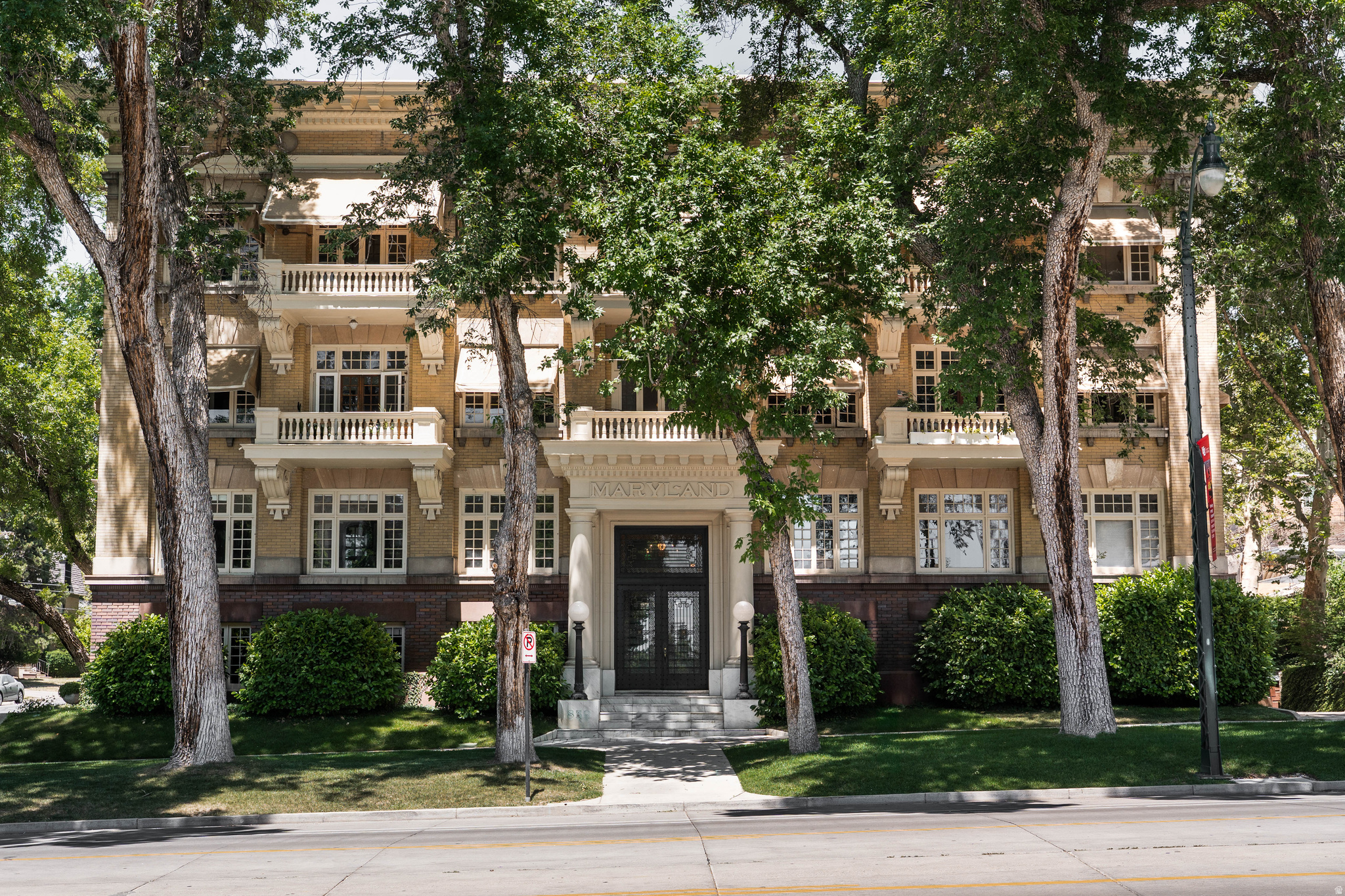 Photo 1 of 19 — 839 E SOUTH TEMPLE S 101, Salt Lake City, UT 84102