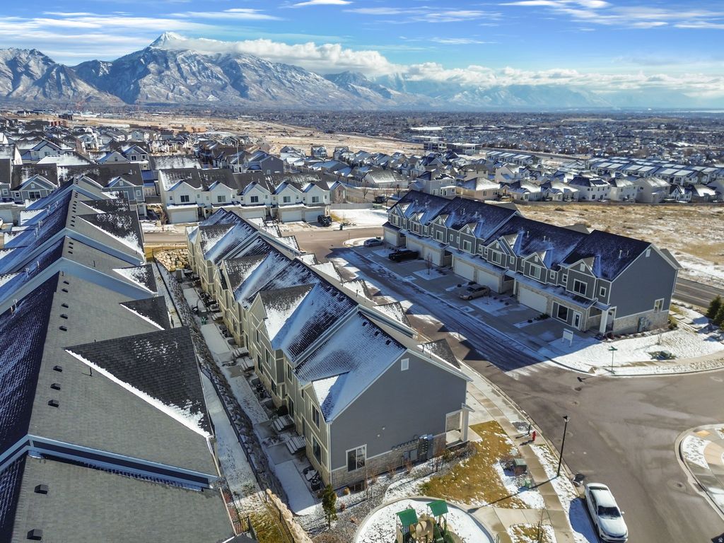 Photo of 986 W VISTA RIDGE DR N, Lehi, UT 84043 (MLS # 2155748)