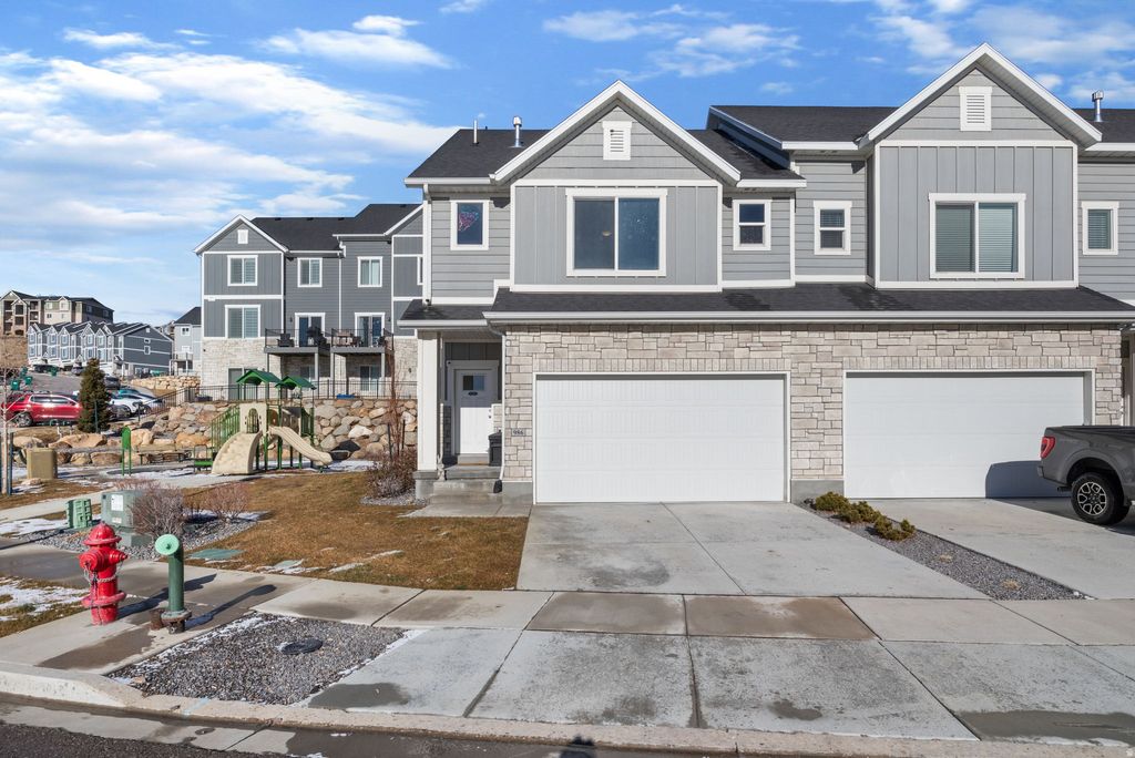 Photo of 986 W VISTA RIDGE DR N, Lehi, UT 84043 (MLS # 2155748)