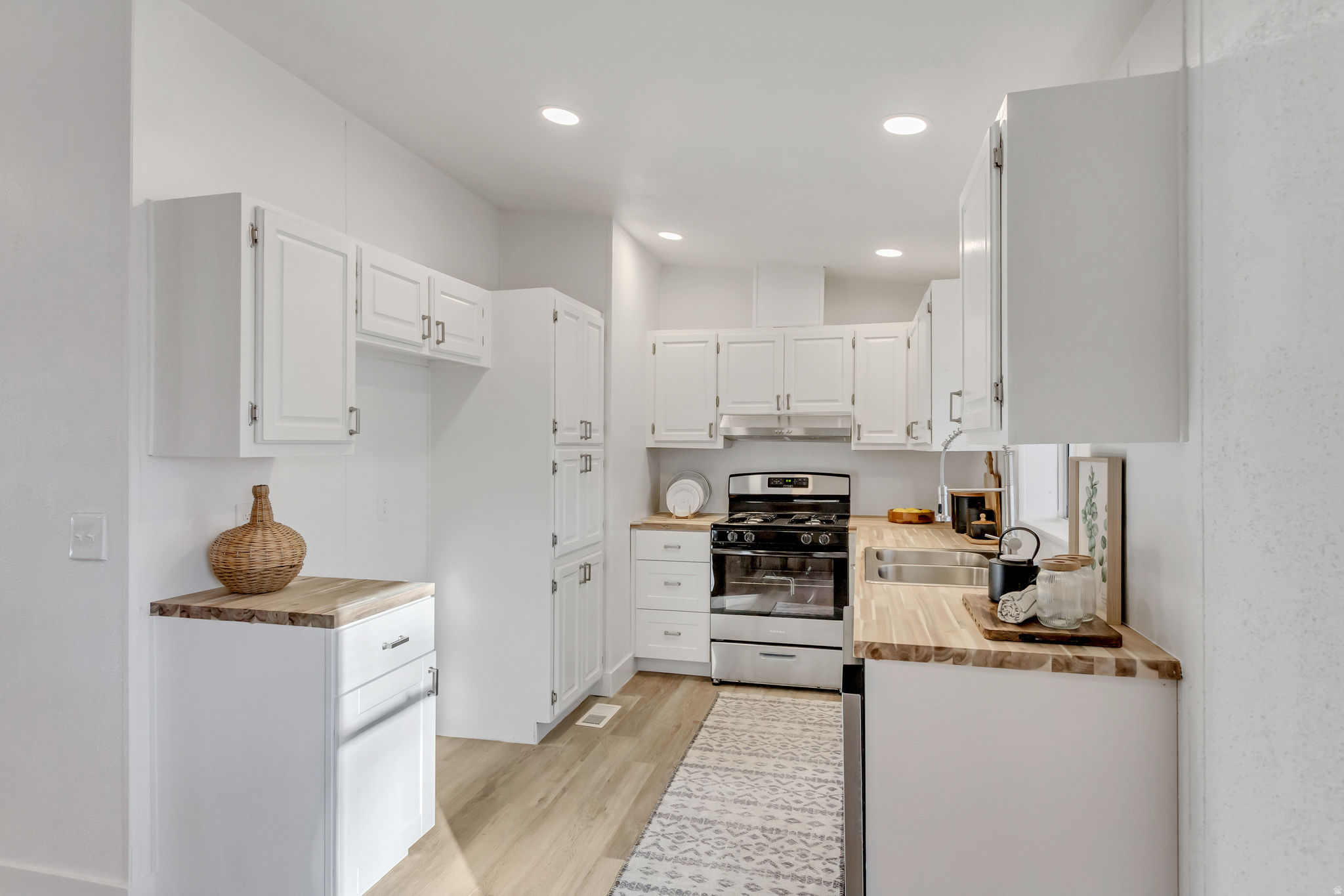 GOLDEN GARDENS SUB - Residential