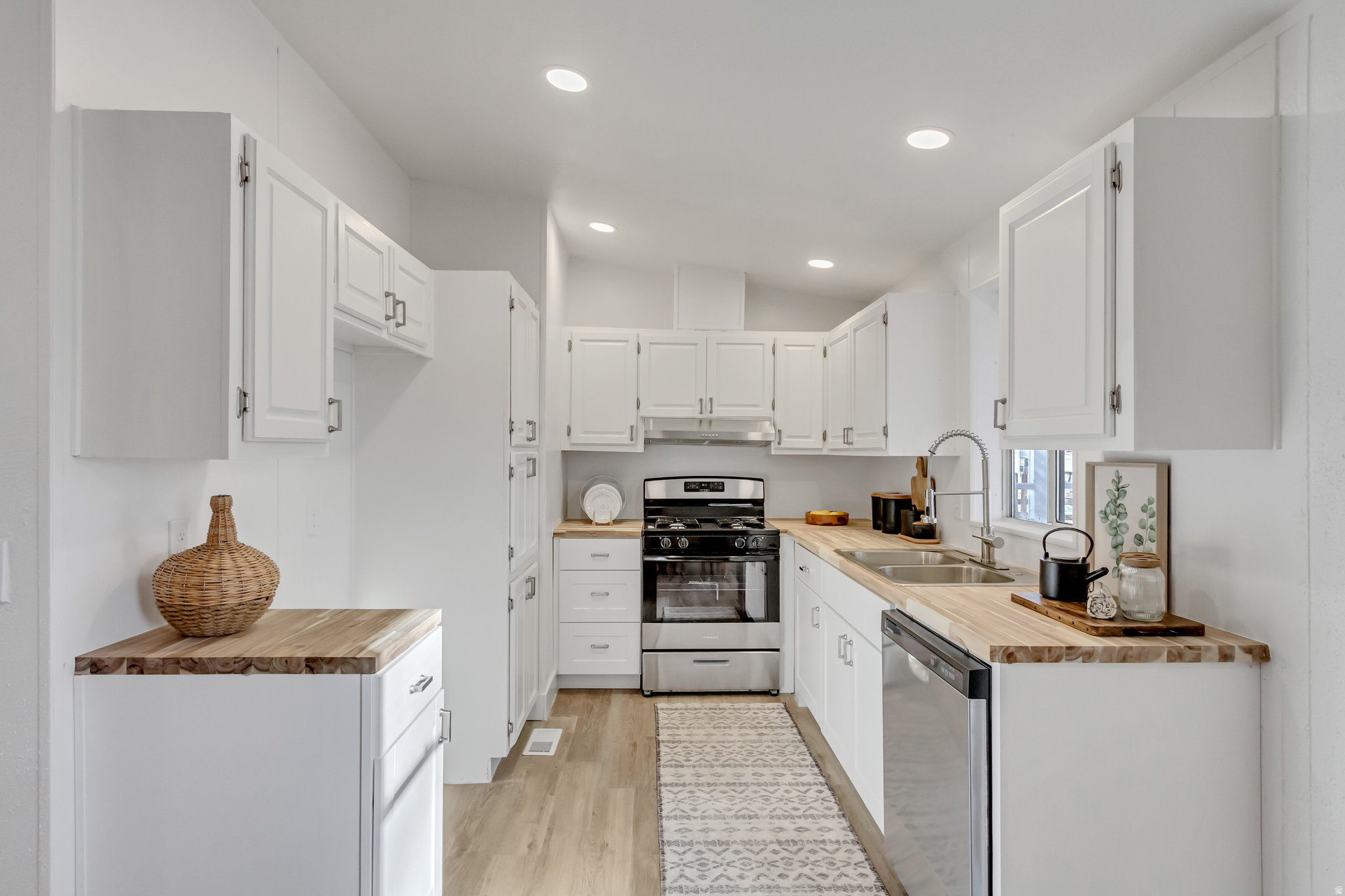 GOLDEN GARDENS SUB - Residential