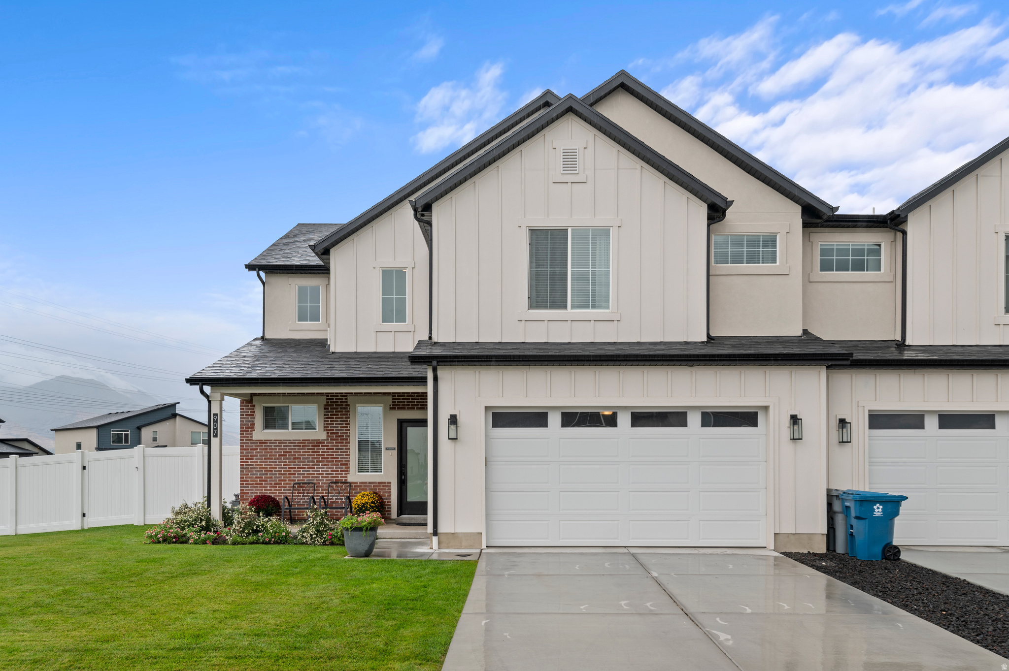 LAKESHORE LANDING - Residential