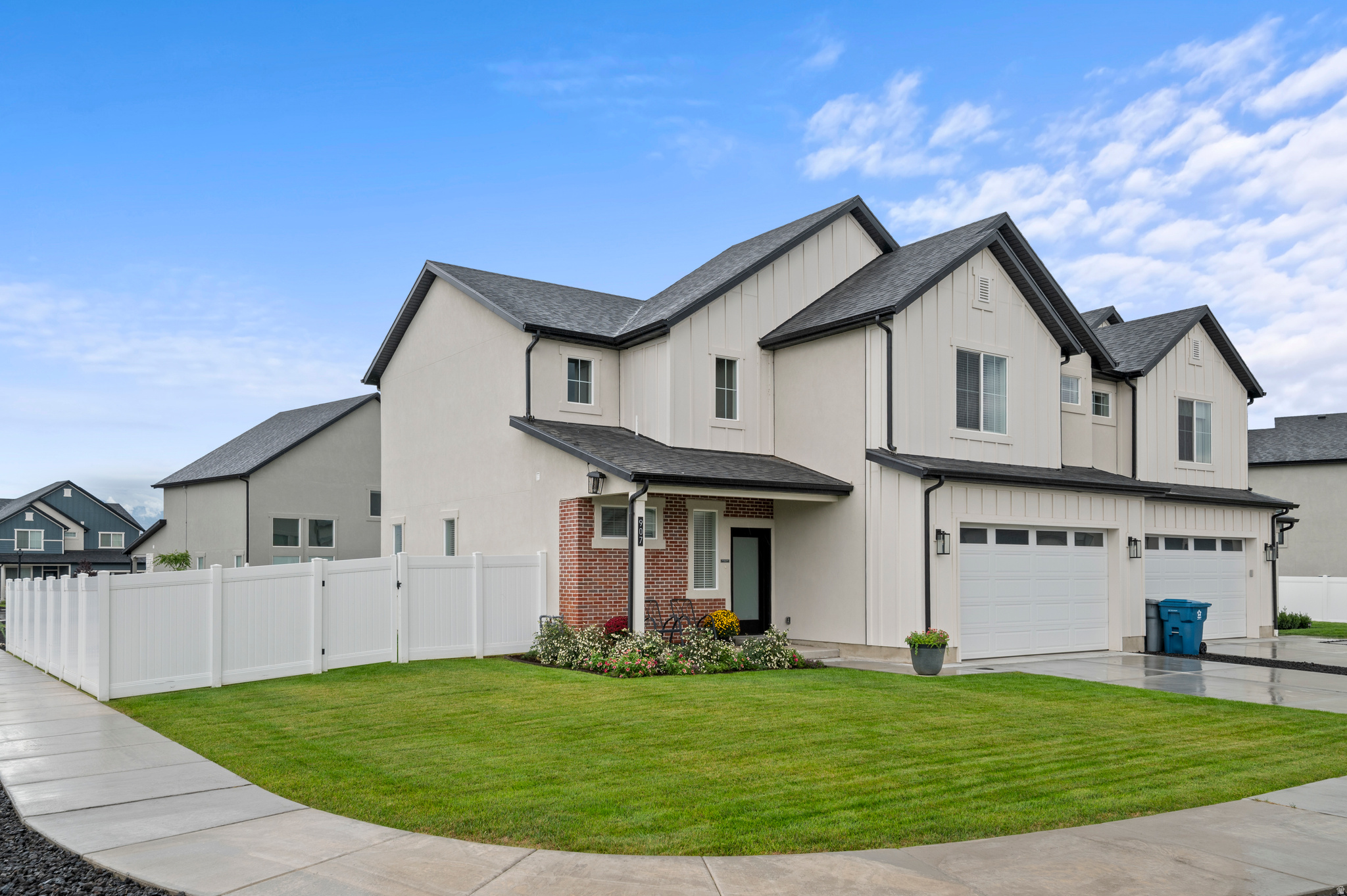 LAKESHORE LANDING - Residential