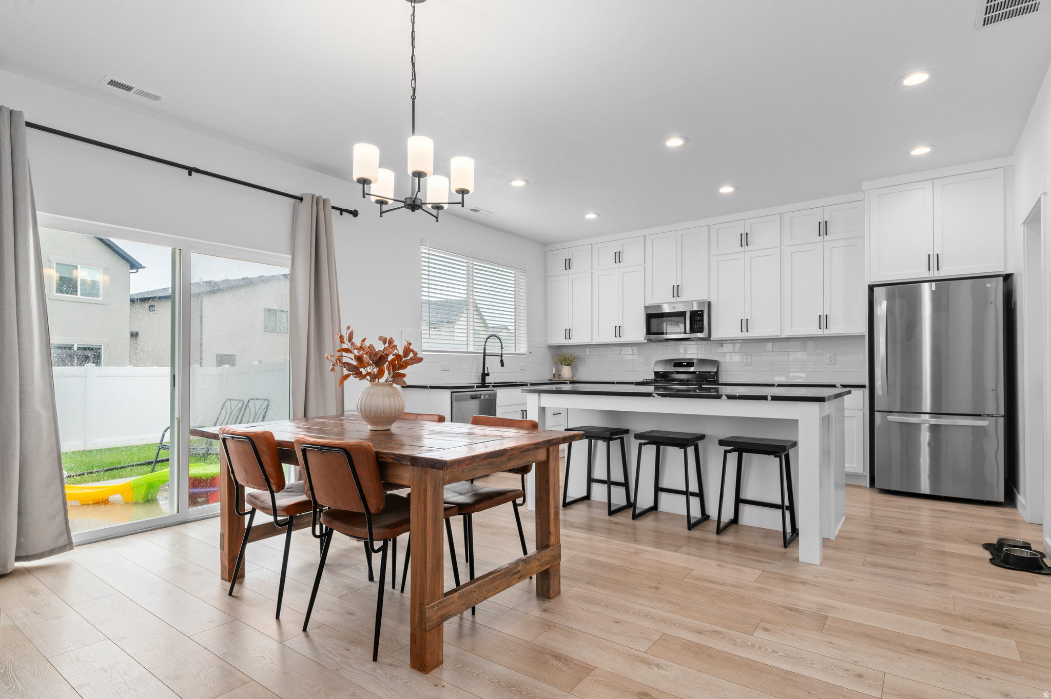 LAKESHORE LANDING - Residential