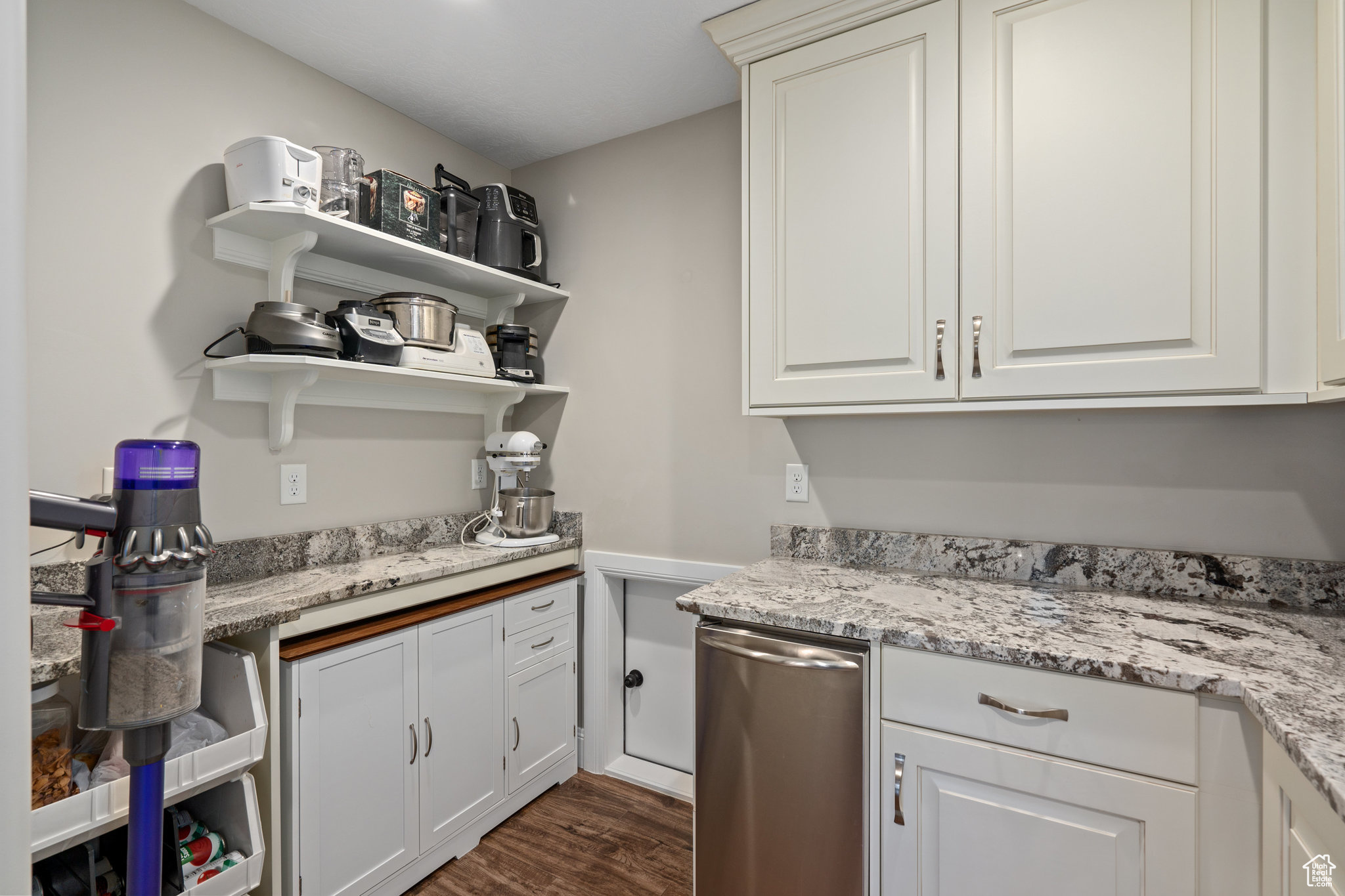 1193 W Groves Crest Dr, South Jordan, Utah image 9