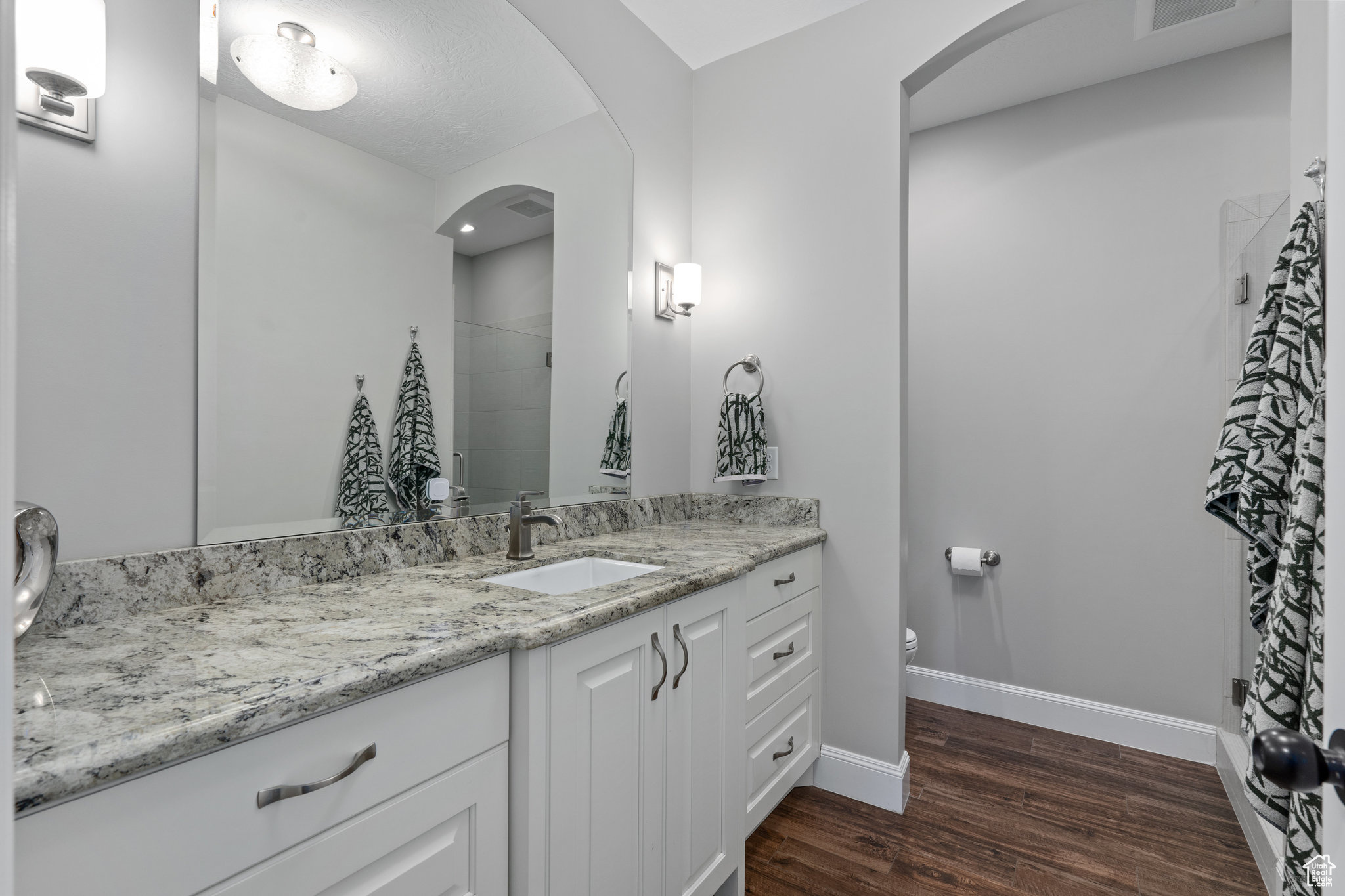 1193 W Groves Crest Dr, South Jordan, Utah image 25