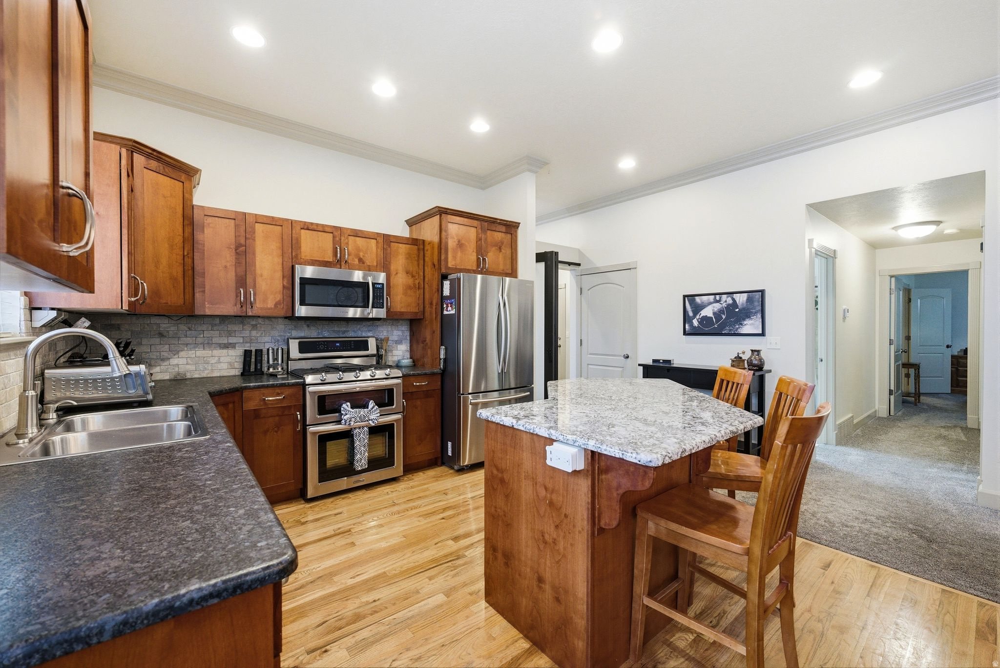 COUNTRY OAKS - Residential