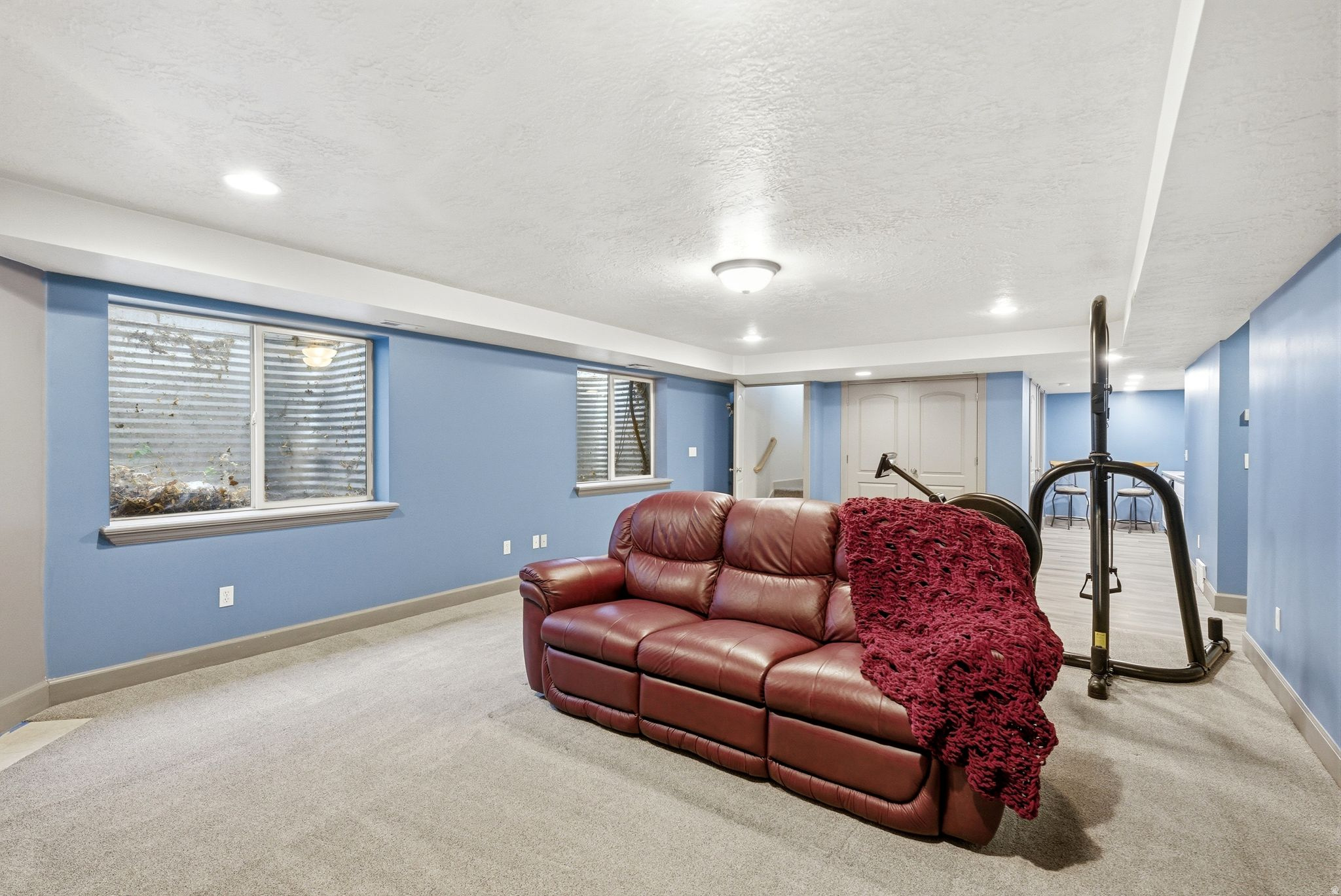 COUNTRY OAKS - Residential