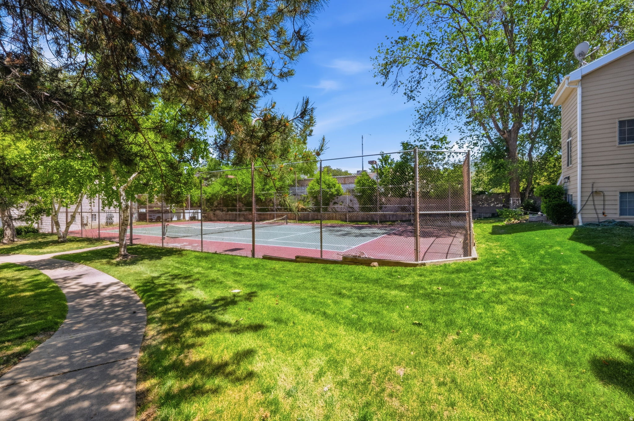 CARRIAGE CROSSING - Residential