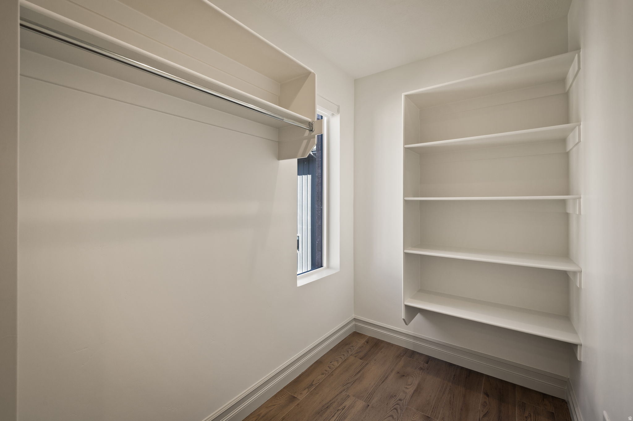 THE IRIS - Residential