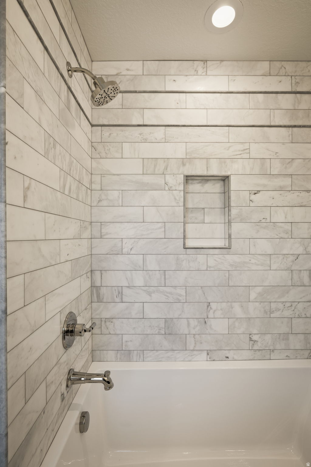 THE IRIS - Residential