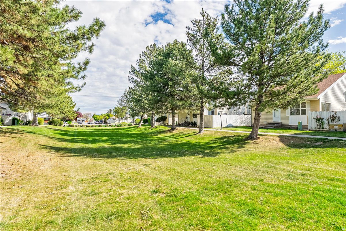 SUNNYBROOK PARK - Residential