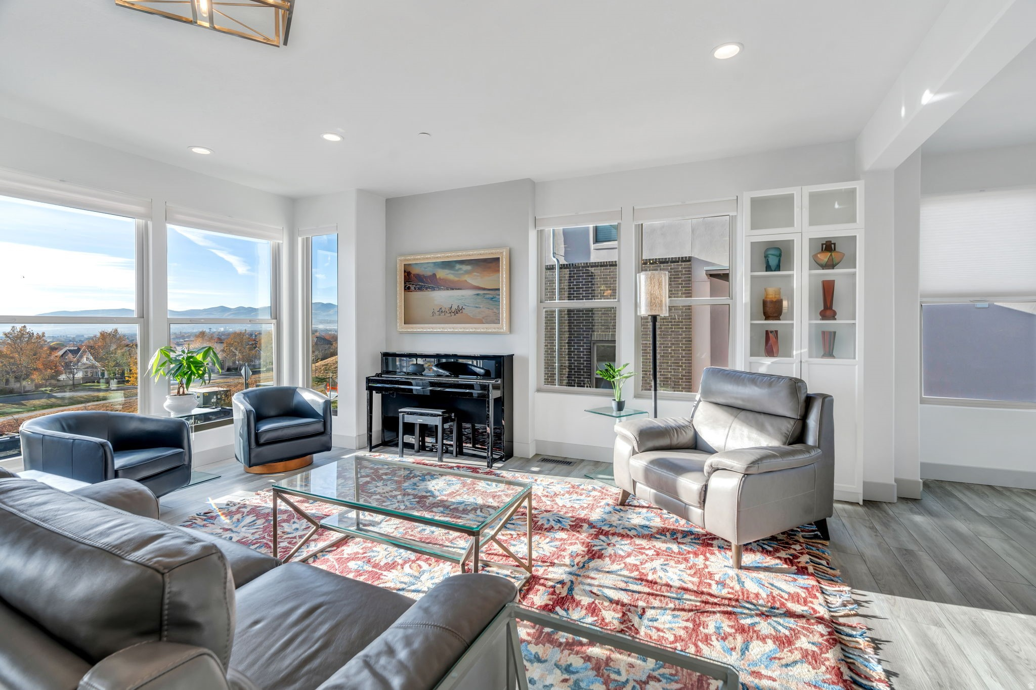 DAYBREAK - Residential