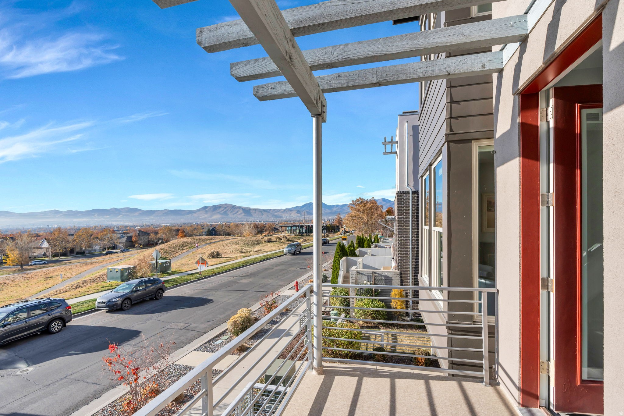 DAYBREAK - Residential