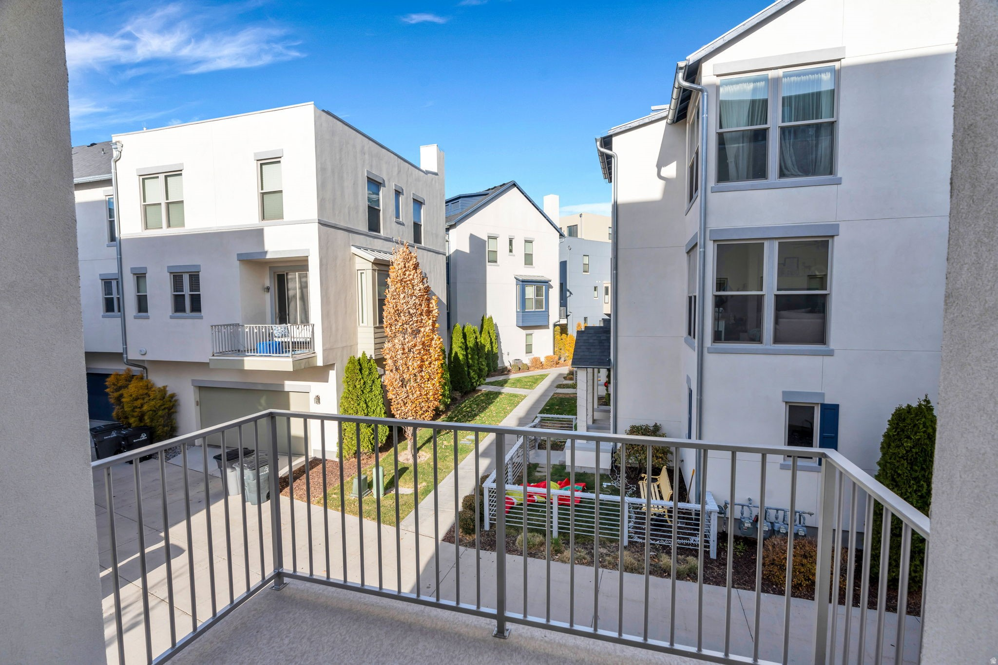 DAYBREAK - Residential