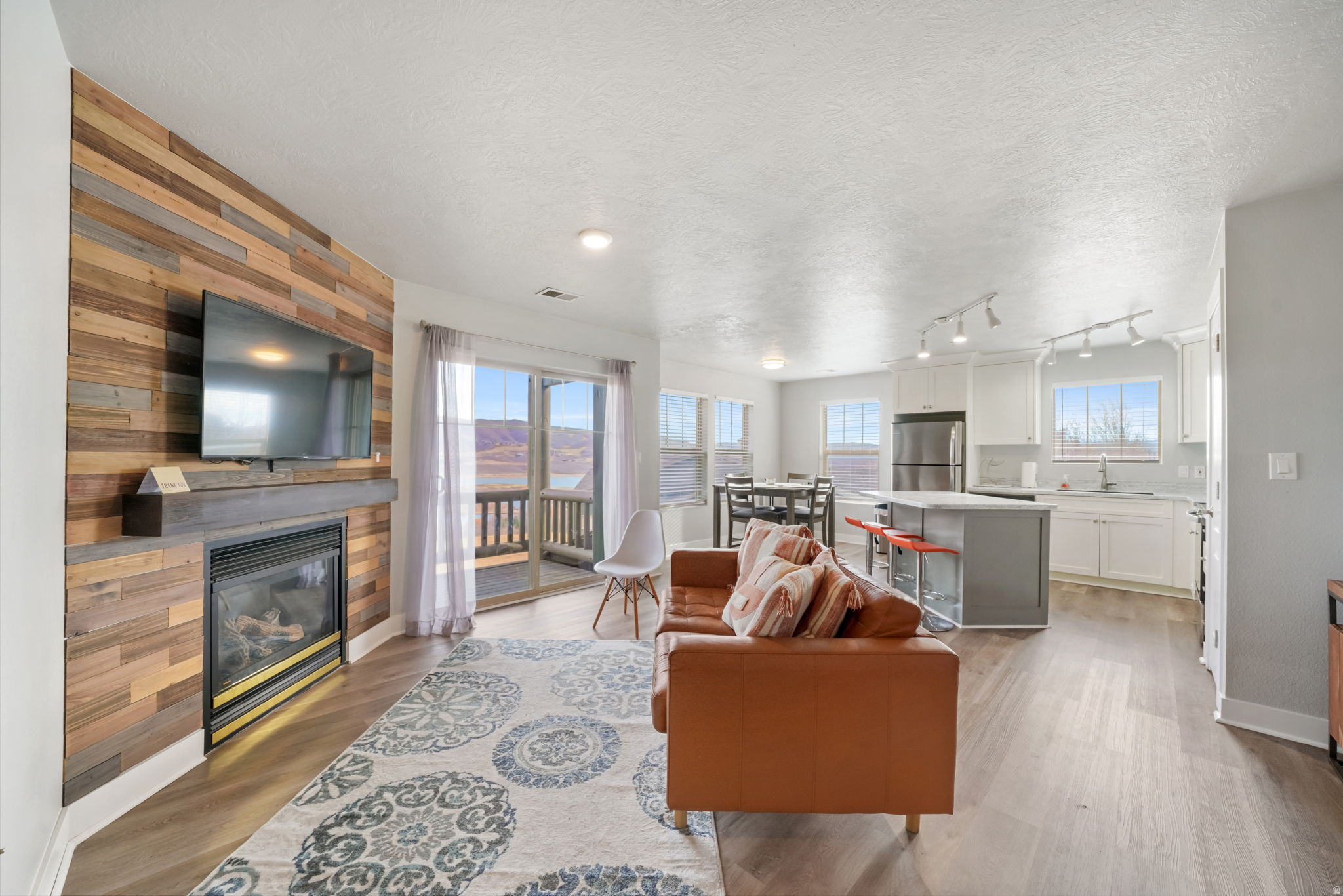 FOX BAY CONDOMINIUMS - Residential