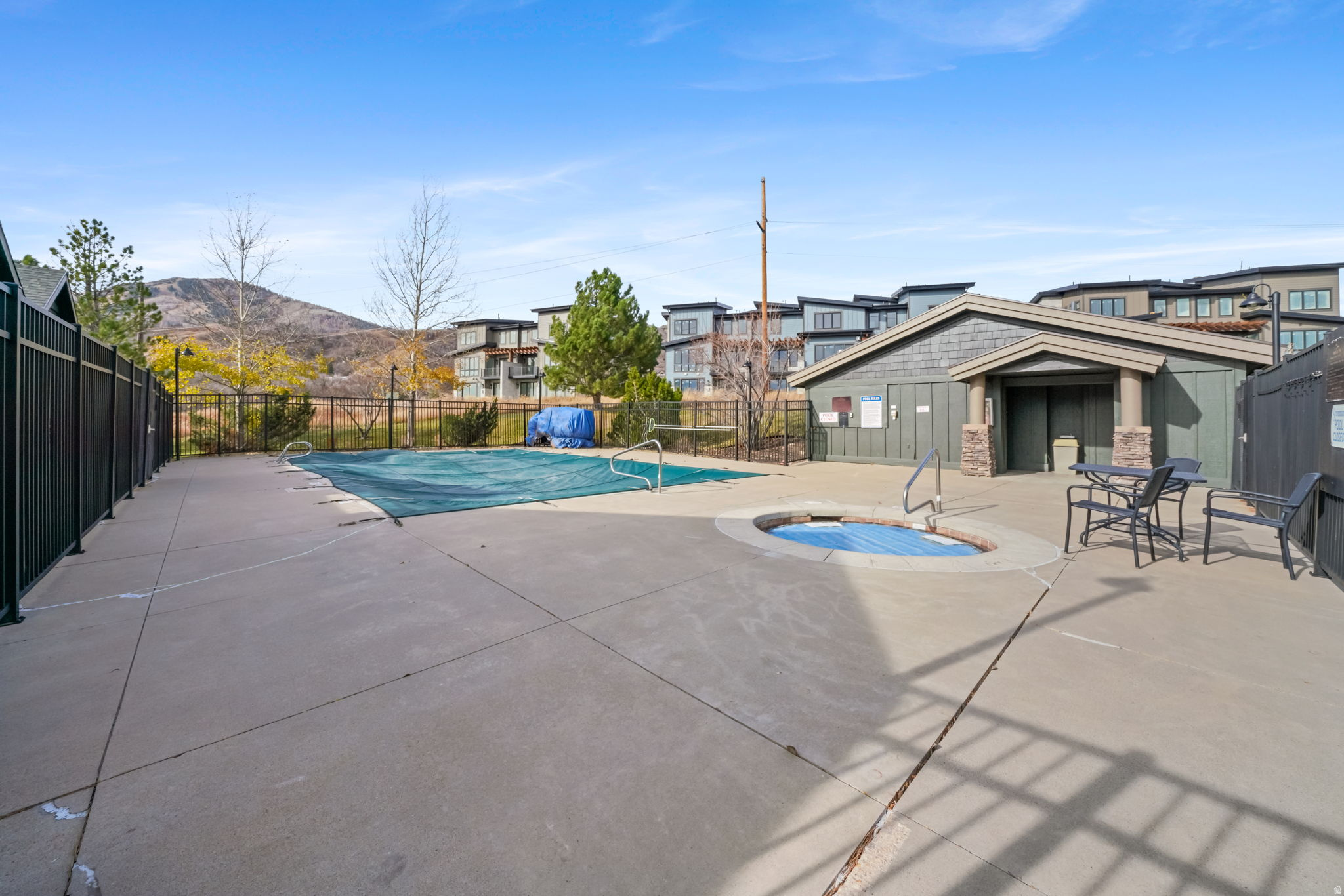 FOX BAY CONDOMINIUMS - Residential