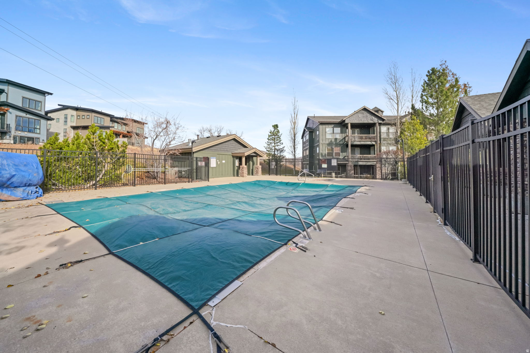 FOX BAY CONDOMINIUMS - Residential