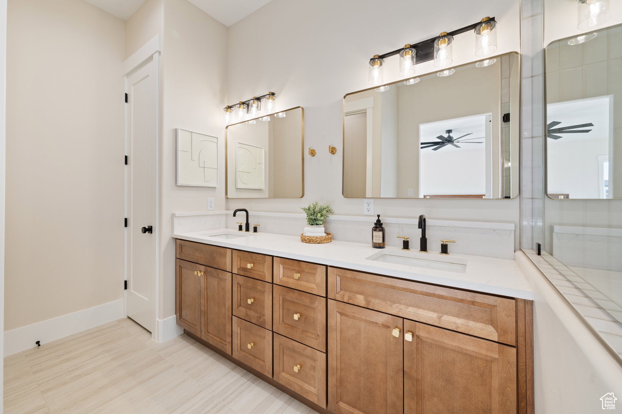 HURRICANE FIELDS ESTATES 3 - Residential