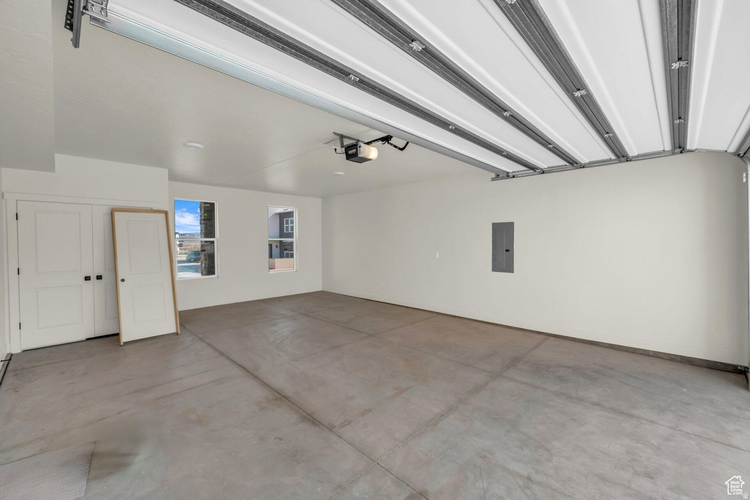 SAGE HAVEN OF DESERT COLOR - Residential