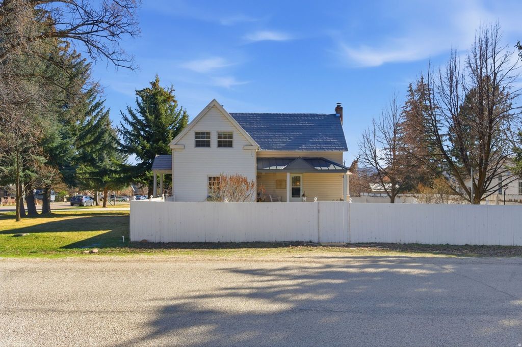 Photo of 85 N 100 E, Midway, UT 84049 (MLS # 2144776)