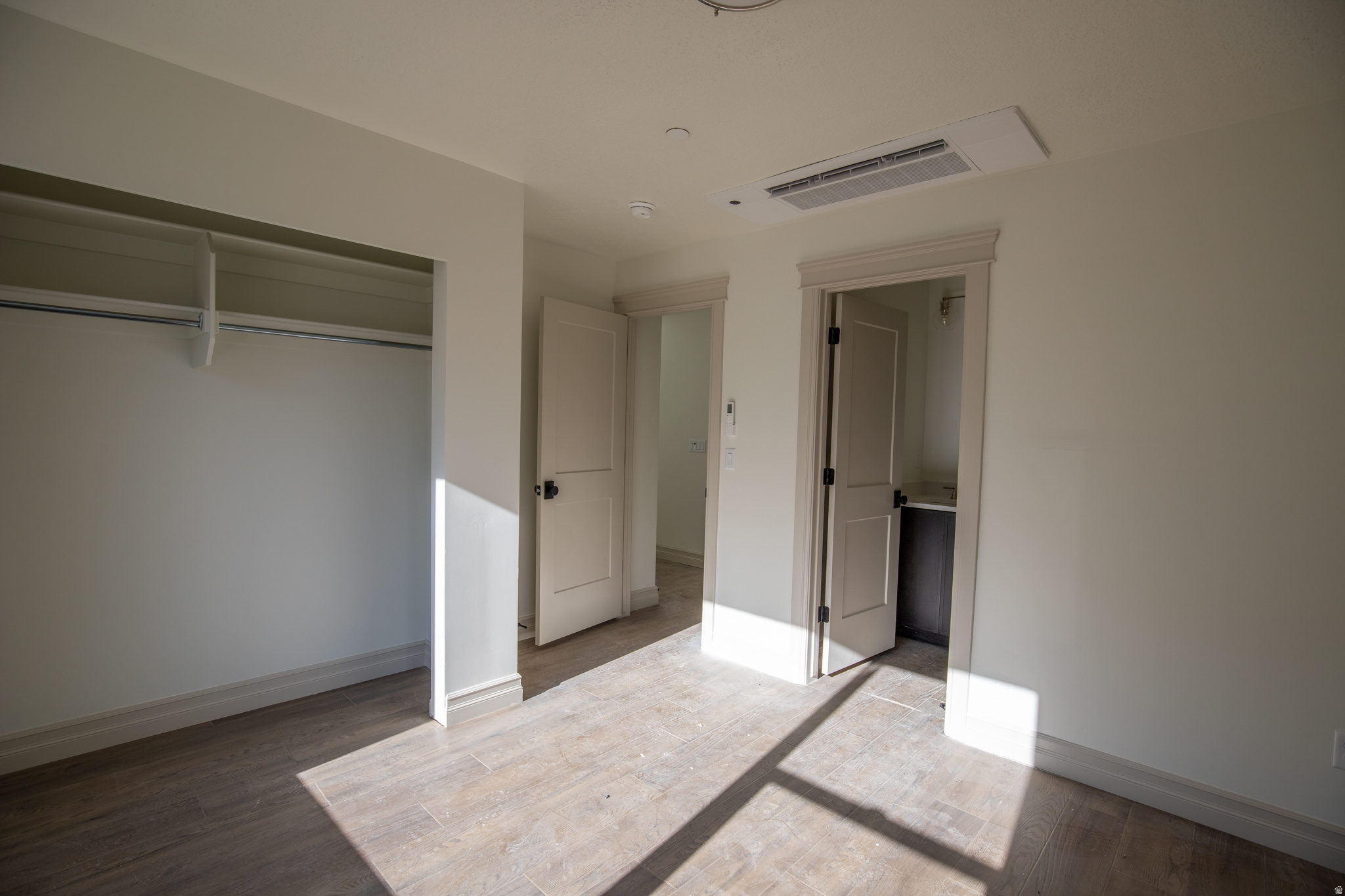 THE IRIS - Residential