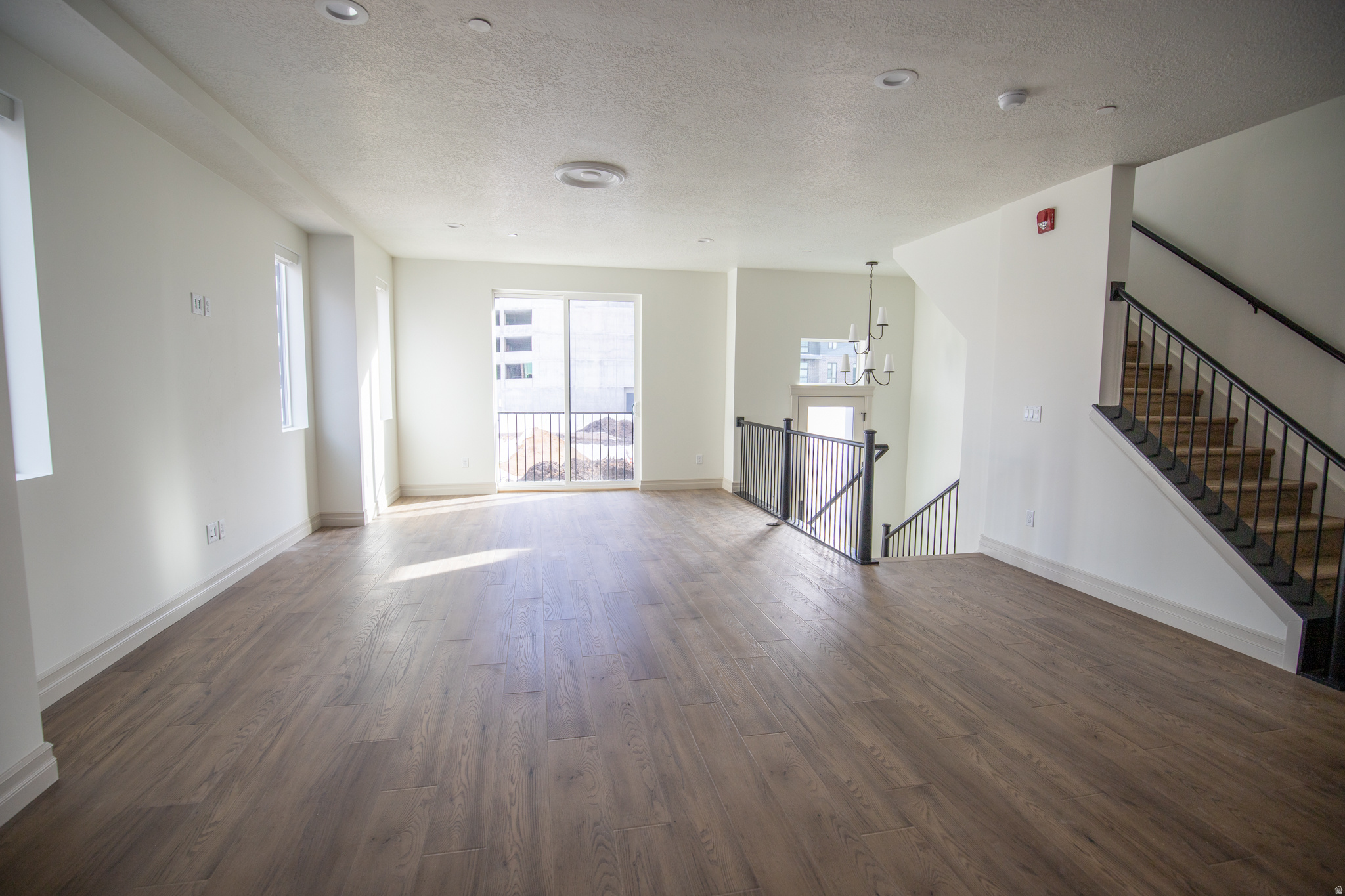 THE IRIS - Residential