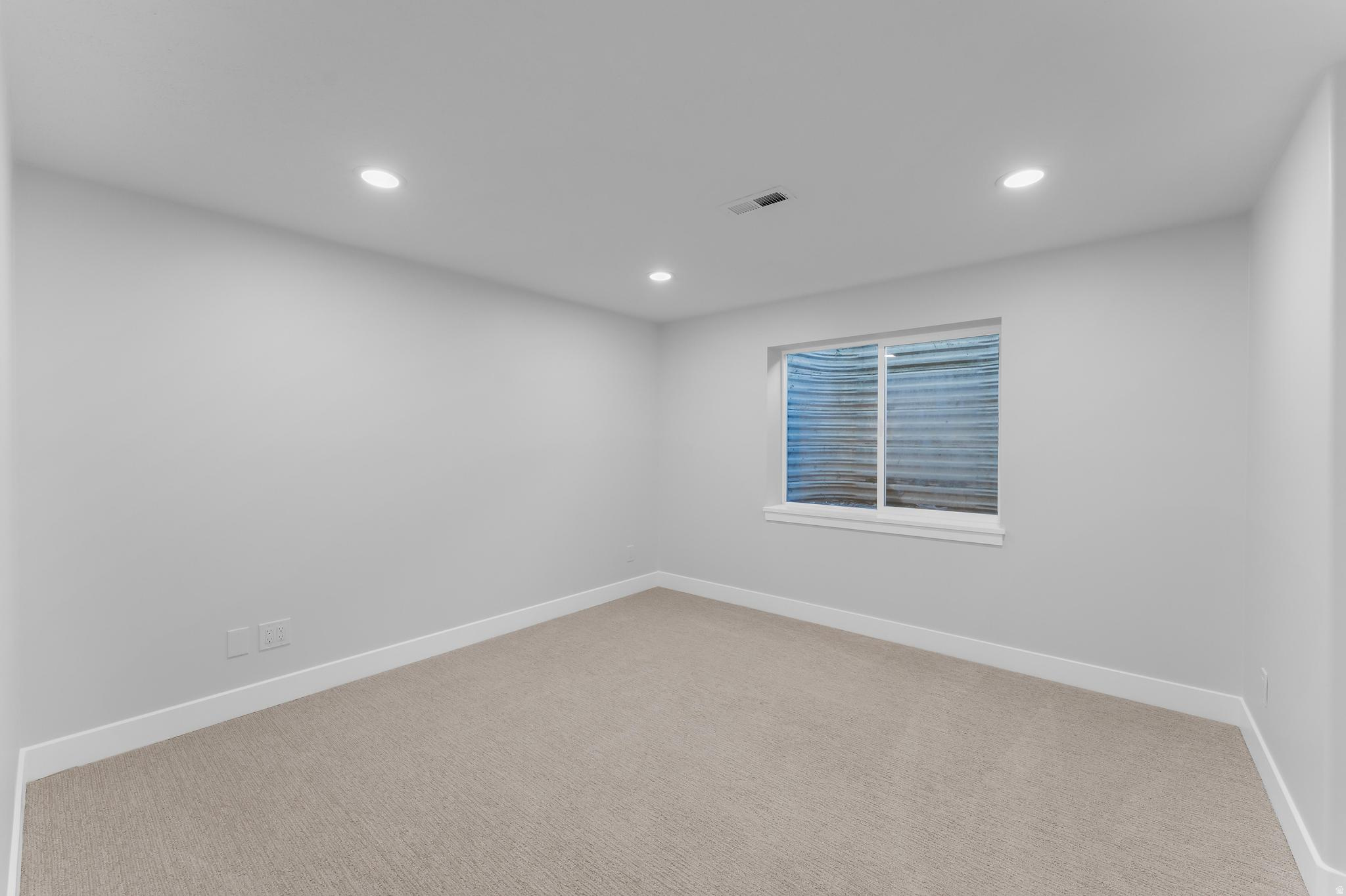 MILL HOLLOW - Residential