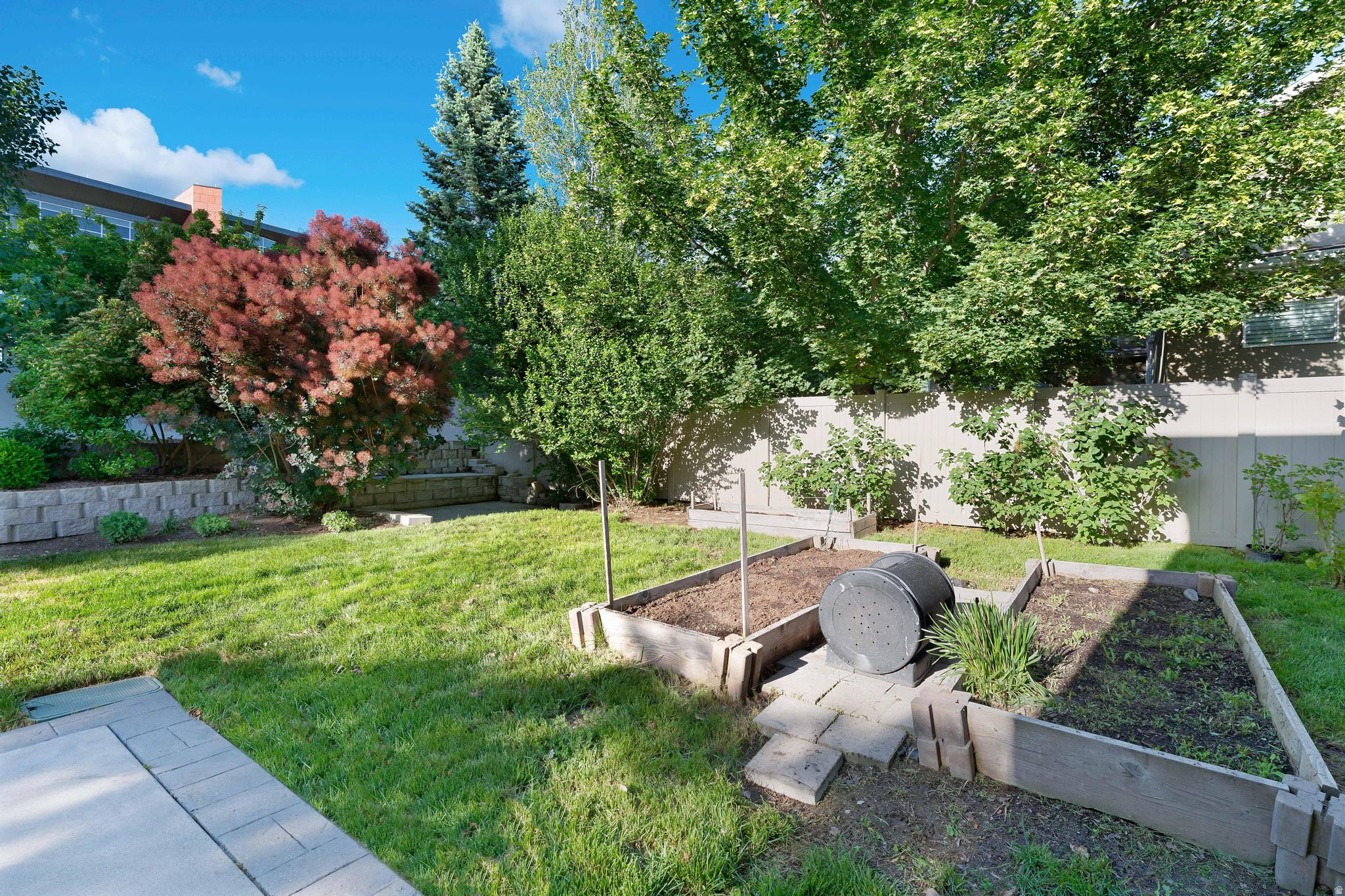 MILL HOLLOW - Residential