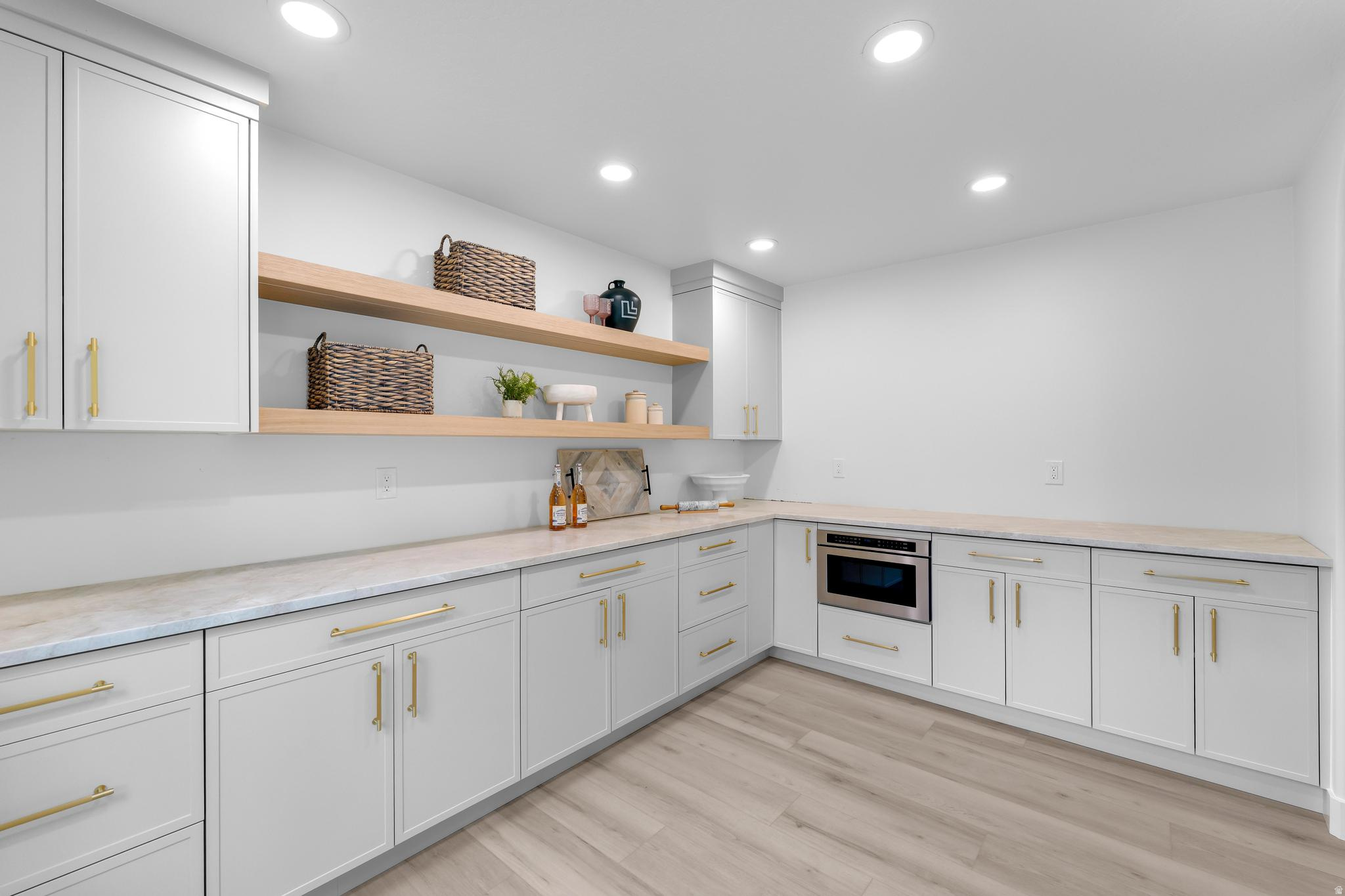 MILL HOLLOW - Residential