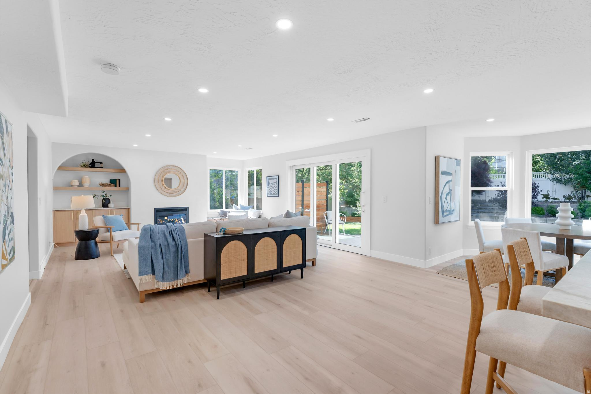 MILL HOLLOW - Residential