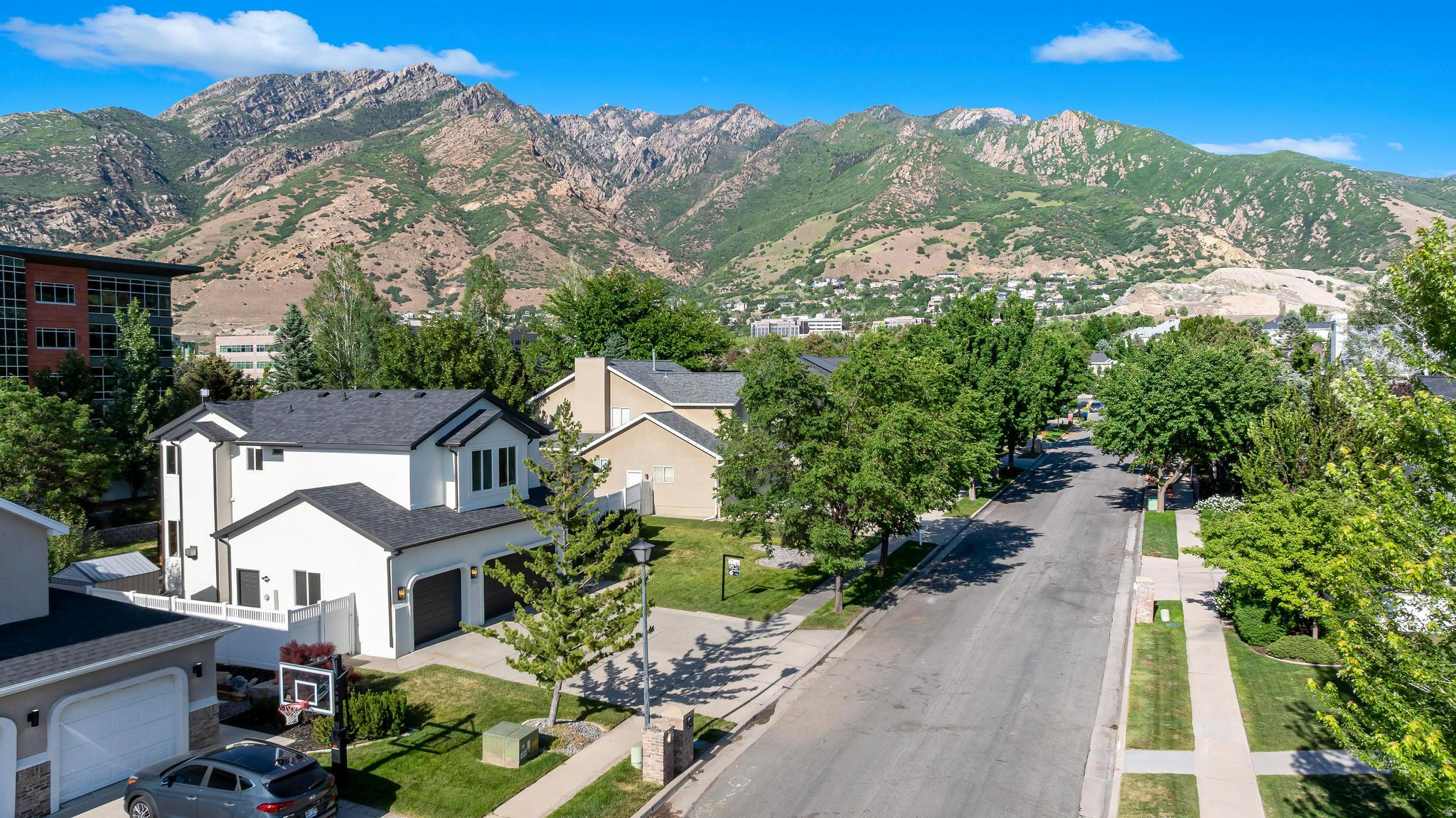 MILL HOLLOW - Residential