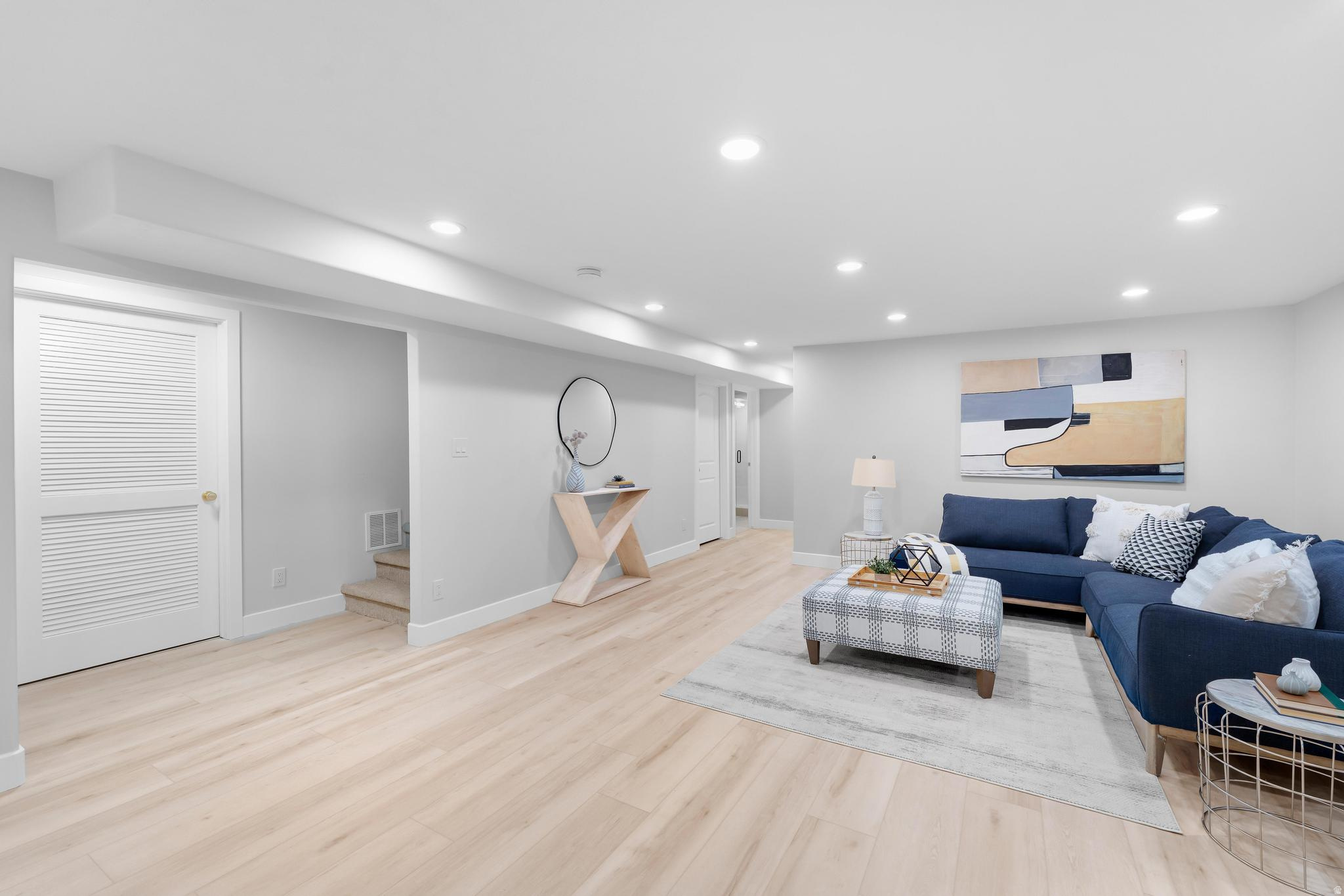 MILL HOLLOW - Residential