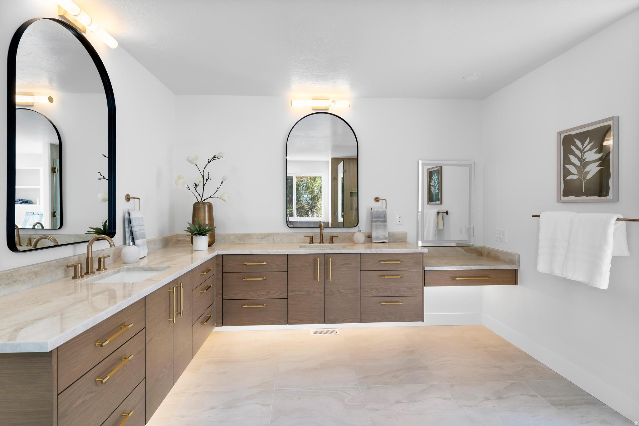 MILL HOLLOW - Residential