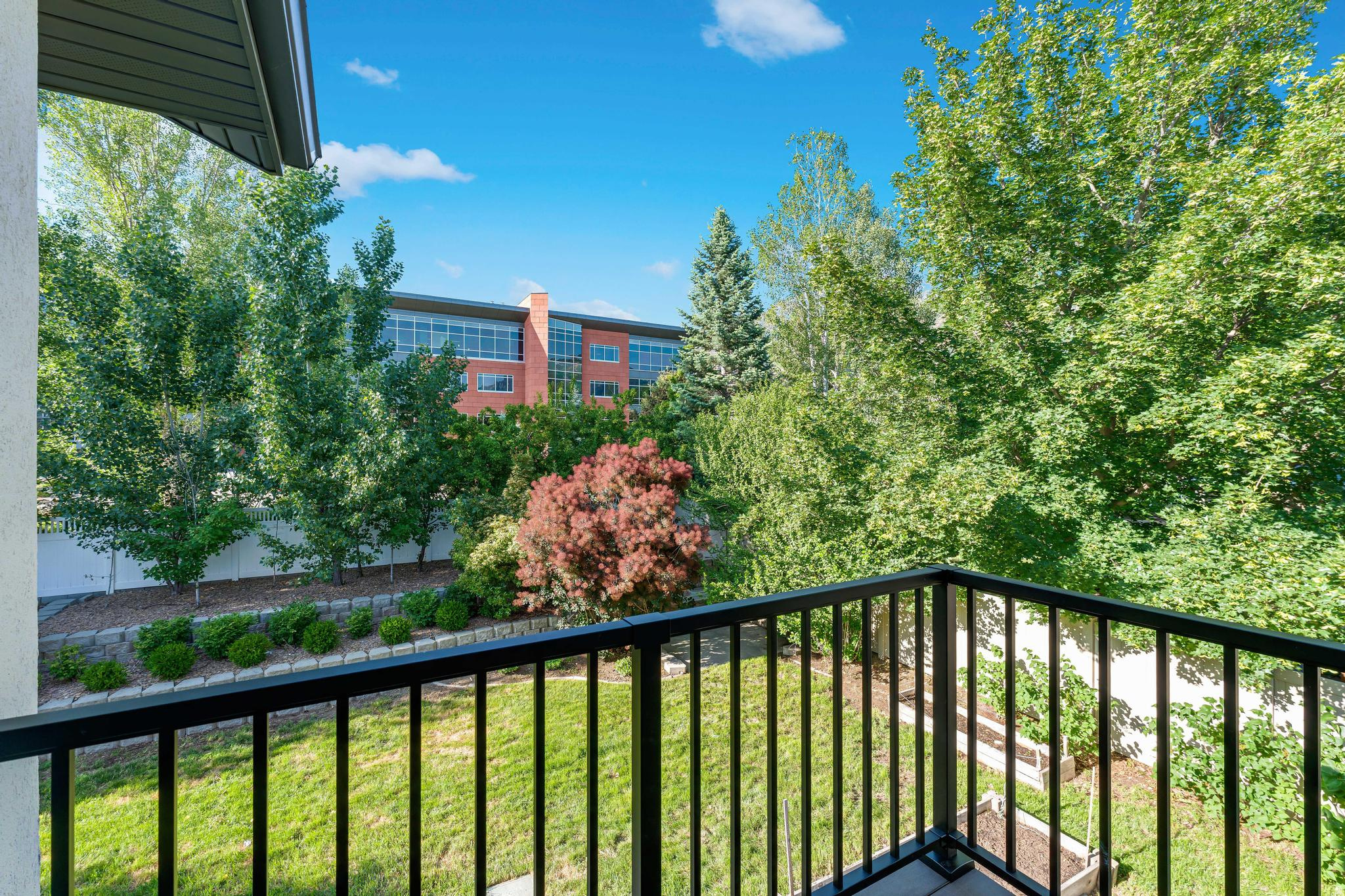 MILL HOLLOW - Residential