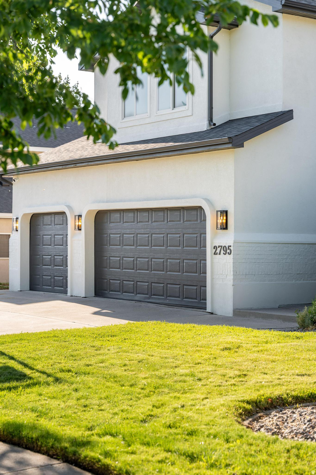 MILL HOLLOW - Residential