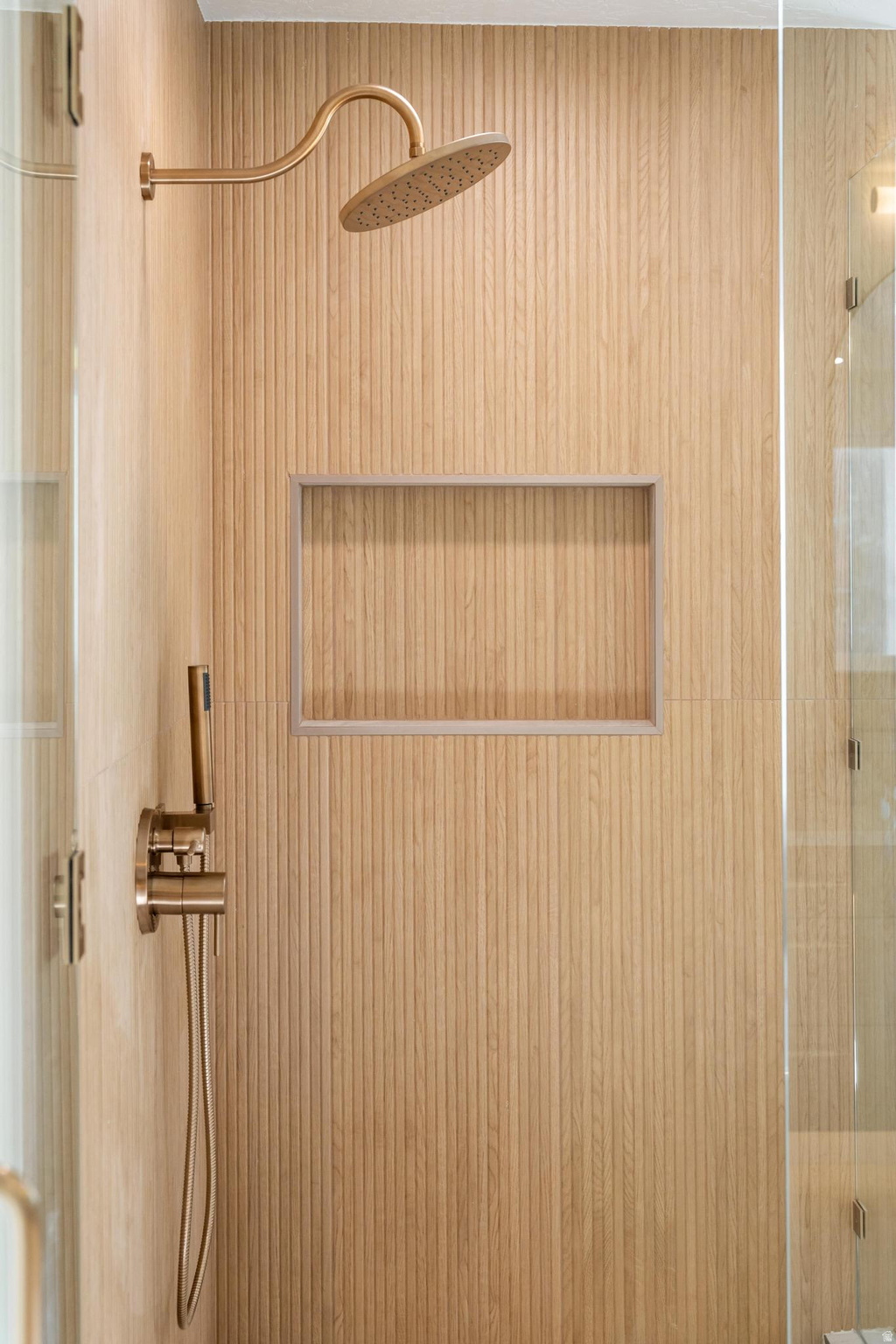 MILL HOLLOW - Residential