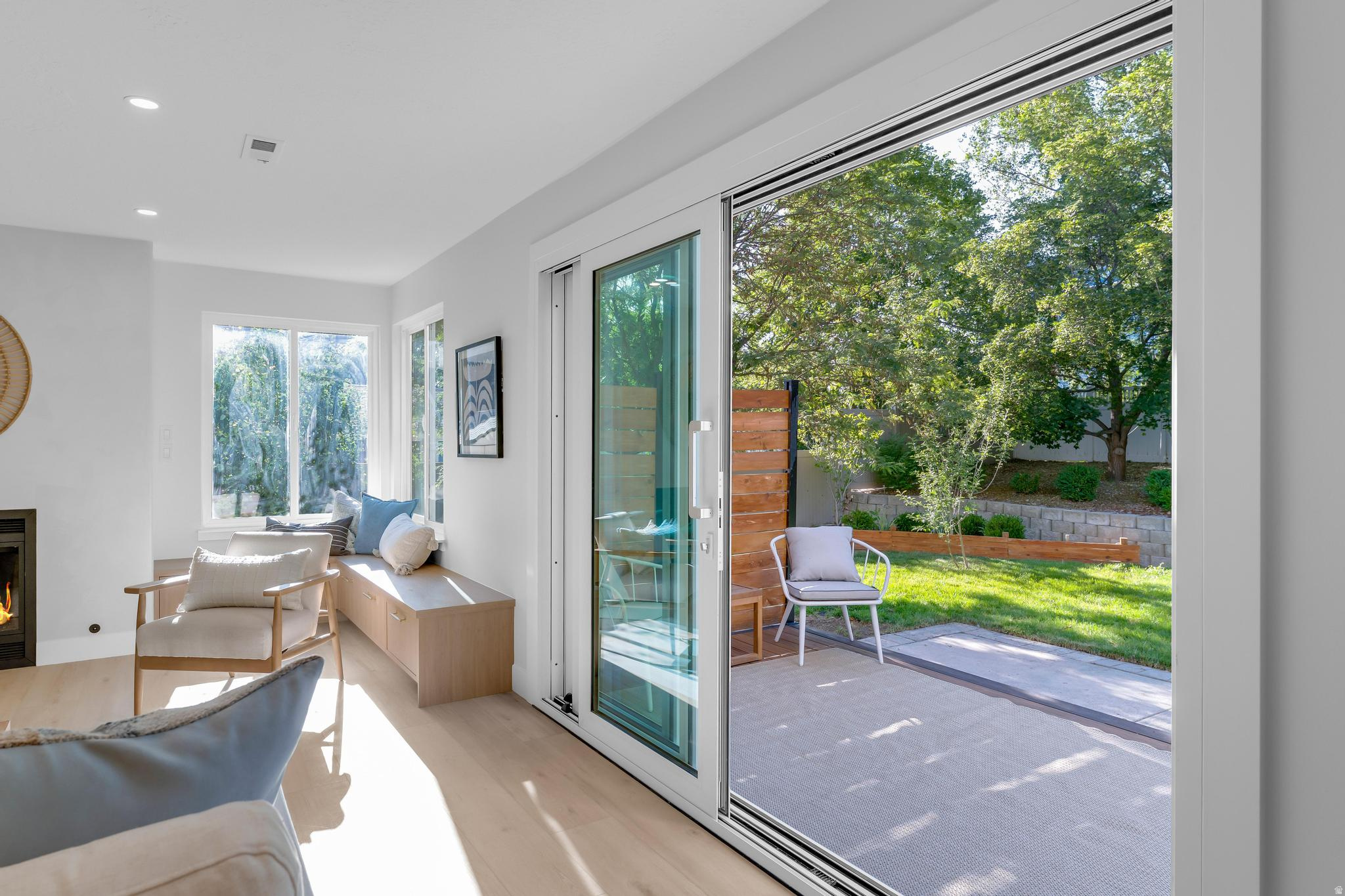 MILL HOLLOW - Residential