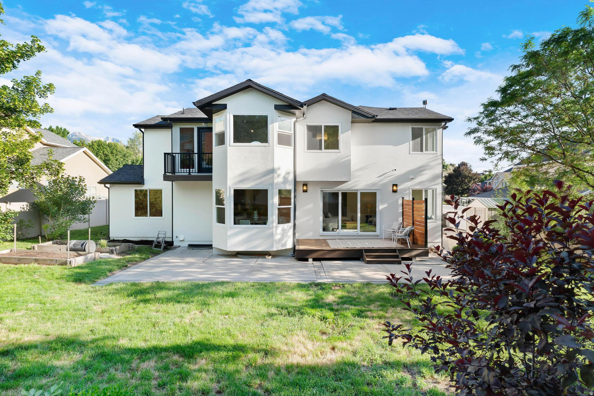 MILL HOLLOW - Residential