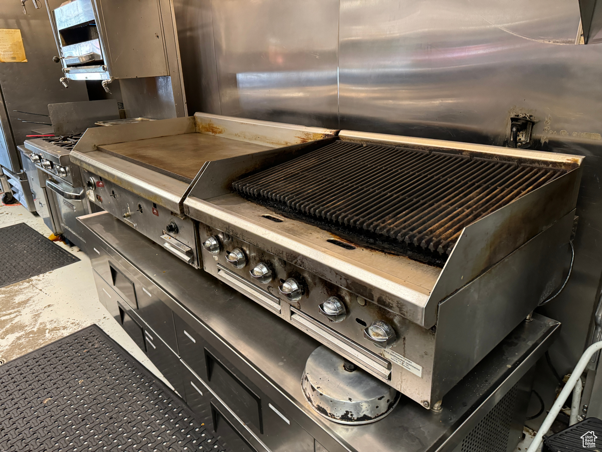 WATERS EDGE - Commercial Sale