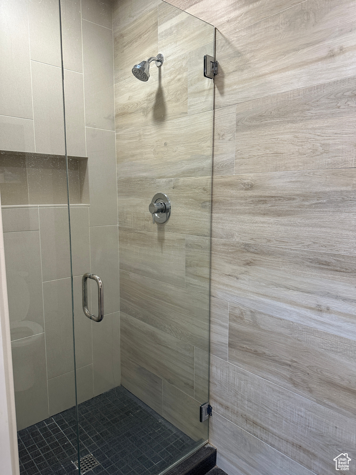 WATERS EDGE - Commercial Sale