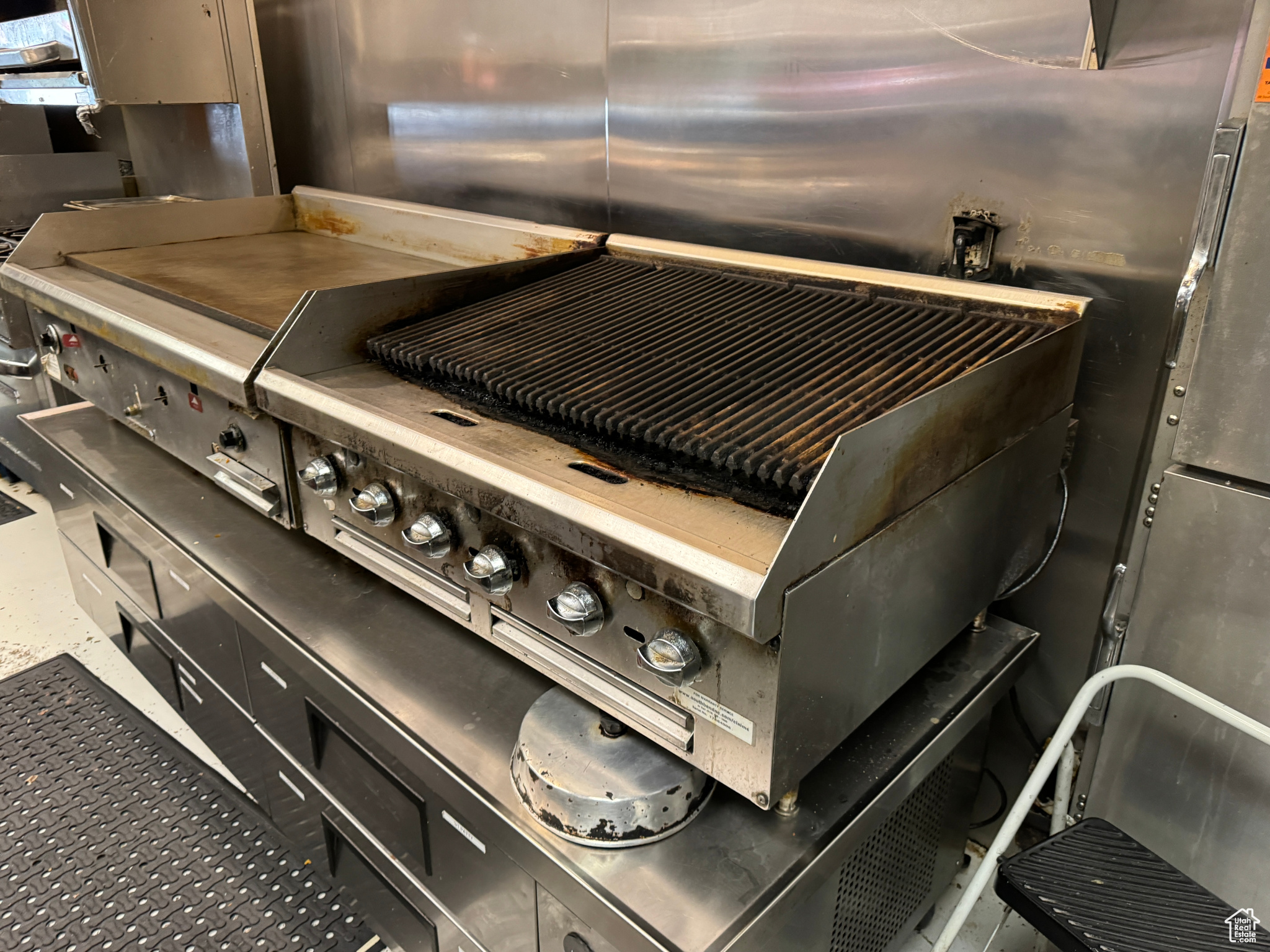 WATERS EDGE - Commercial Sale