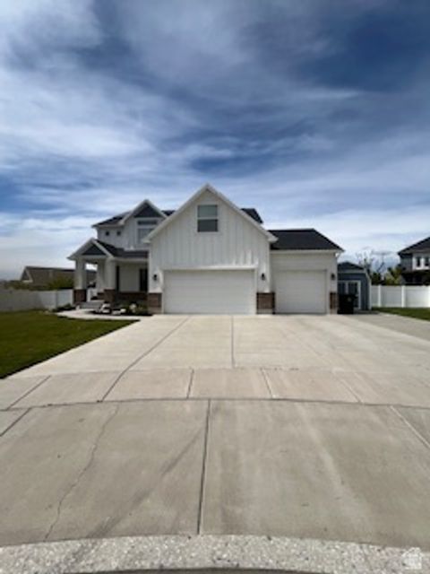 Photo of 712 S 1750 W, Syracuse, UT 84075 (MLS # 2154376)